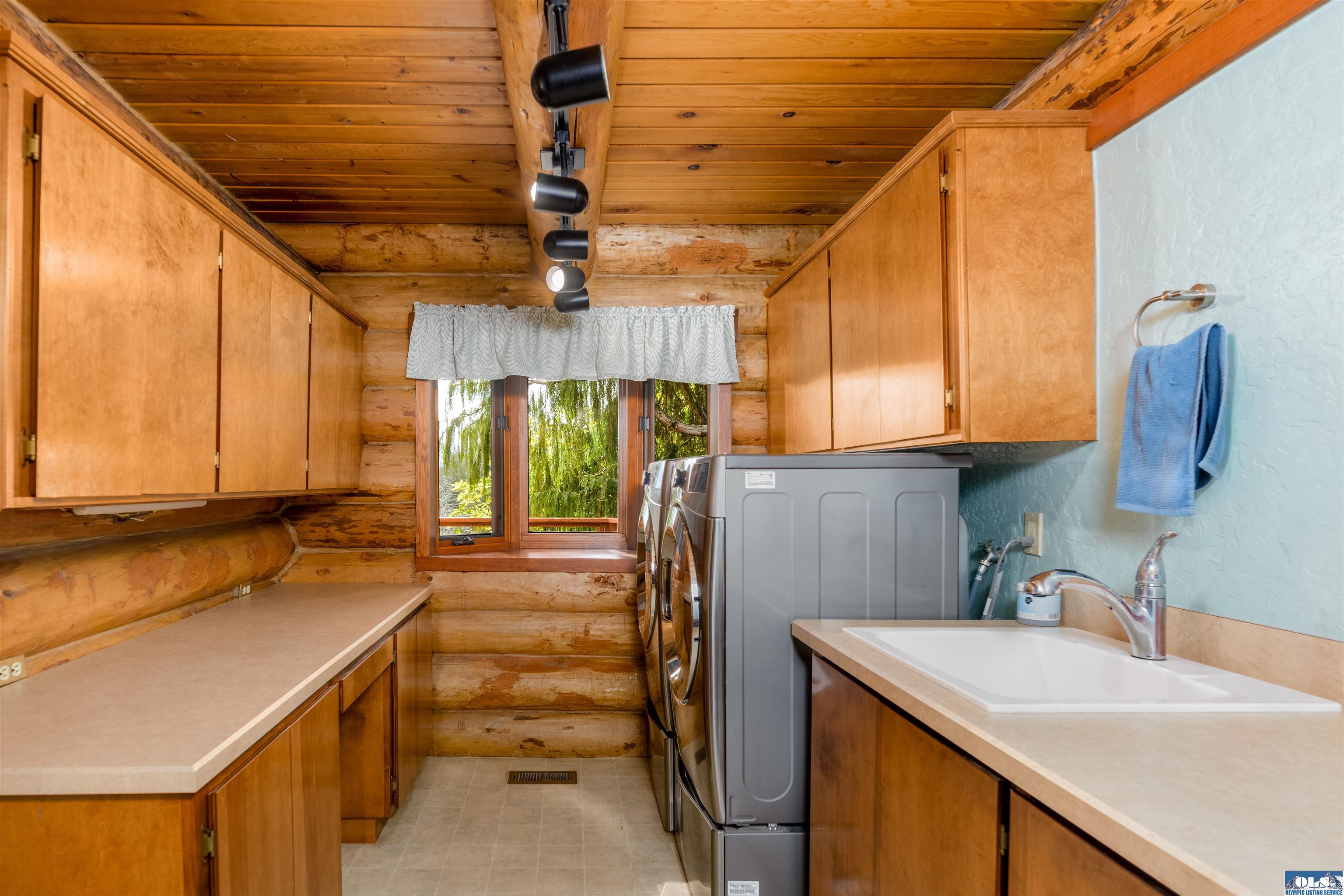 Sequim, Washington, 98382, United States, 4 Bedrooms Bedrooms, ,4 BathroomsBathrooms,Residential,Active,2035092