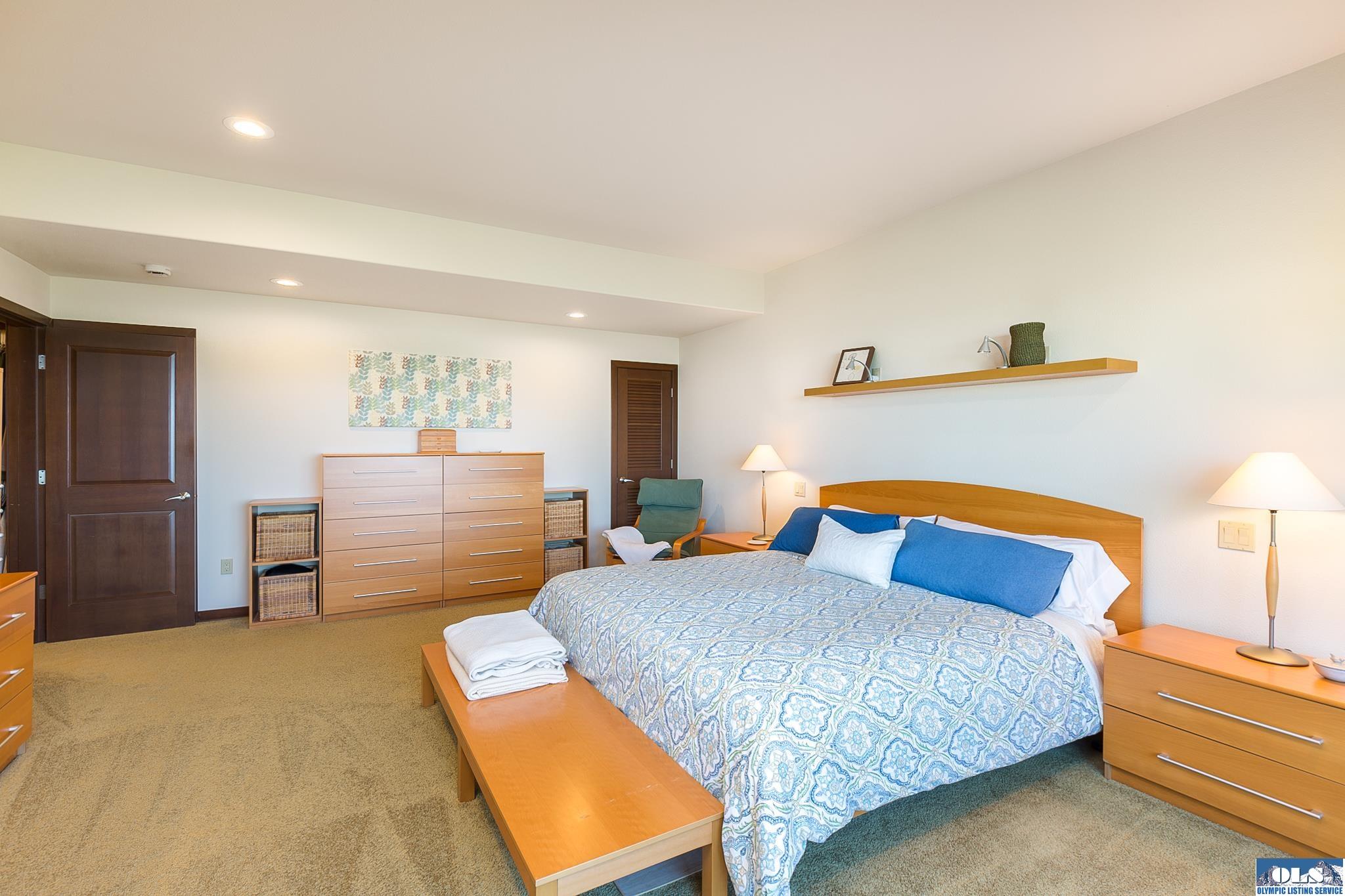 Sequim, Washington, 98382, United States, 3 Bedrooms Bedrooms, ,3 BathroomsBathrooms,Residential,Active,2041348