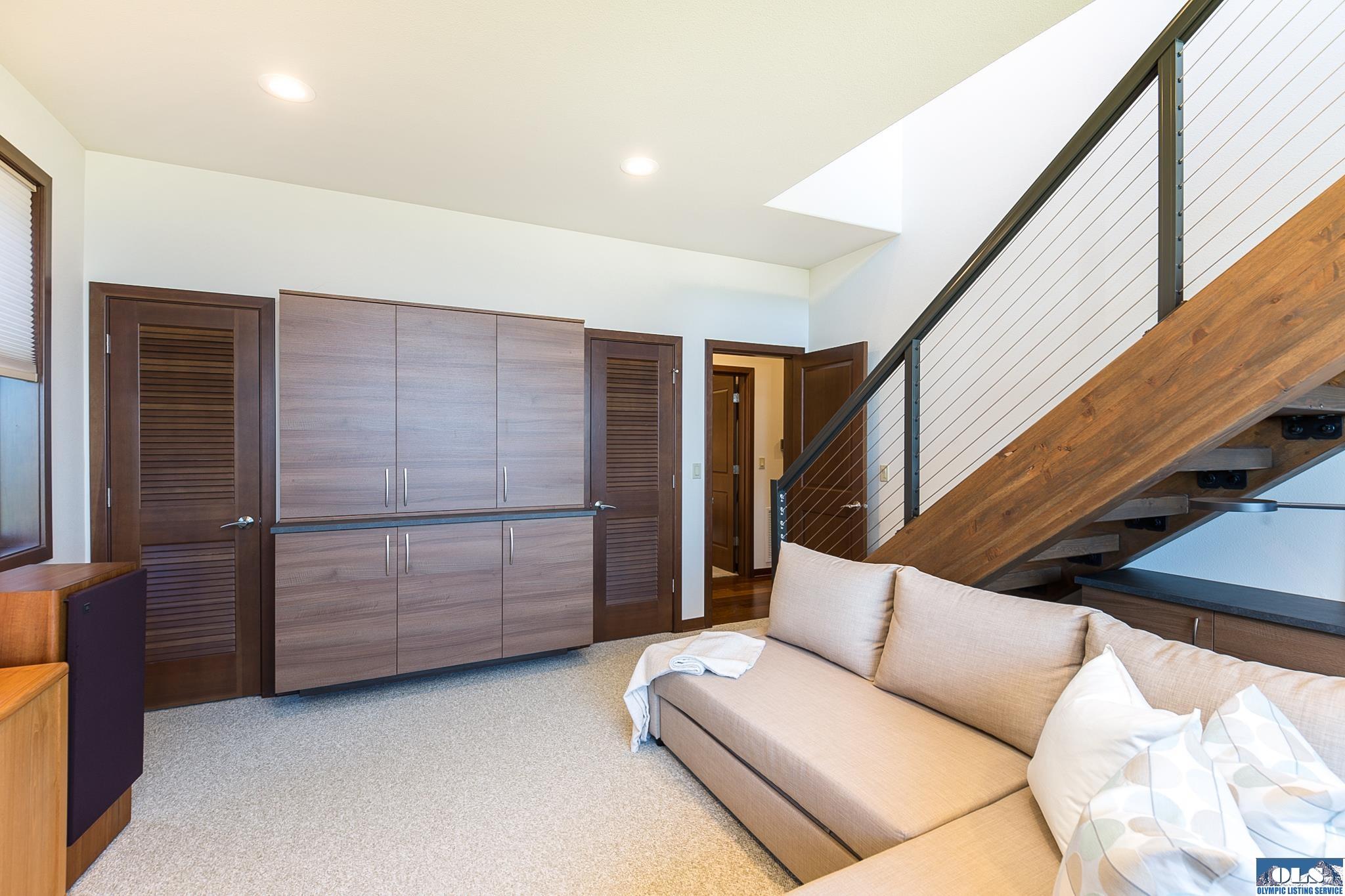 Sequim, Washington, 98382, United States, 3 Bedrooms Bedrooms, ,3 BathroomsBathrooms,Residential,Active,2041348