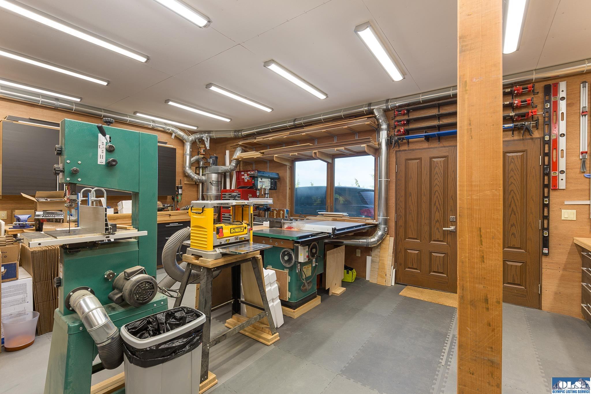 Sequim, Washington, 98382, United States, 3 Bedrooms Bedrooms, ,3 BathroomsBathrooms,Residential,Active,2041348