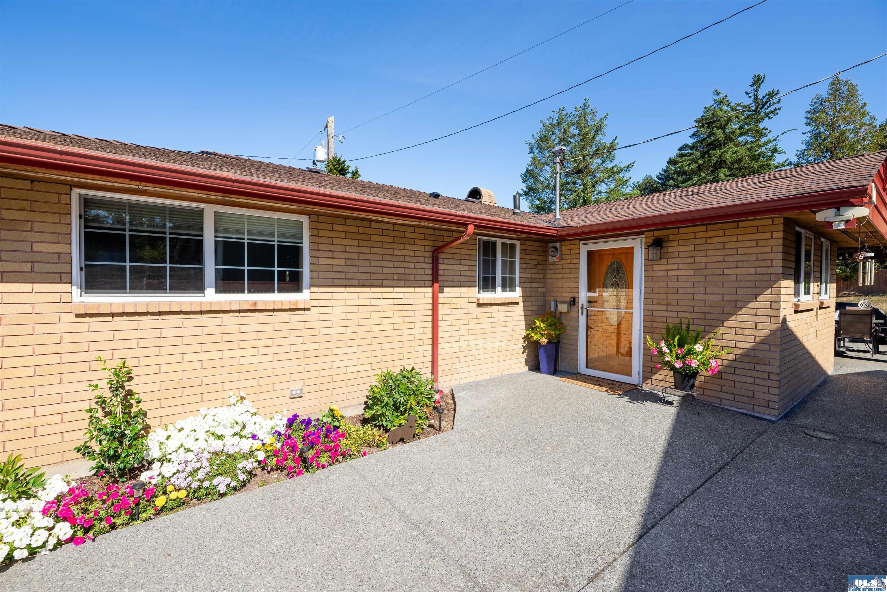 Sequim, Washington, 98382, United States, 5 Bedrooms Bedrooms, ,4 BathroomsBathrooms,Residential,Active,1945451