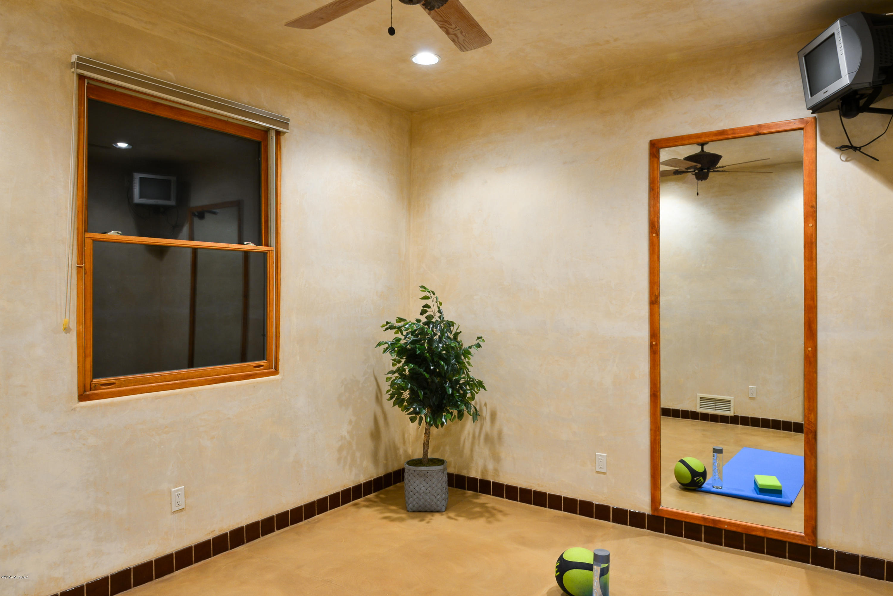 Los Arroyos Del Oeste (1-84) - Residential
