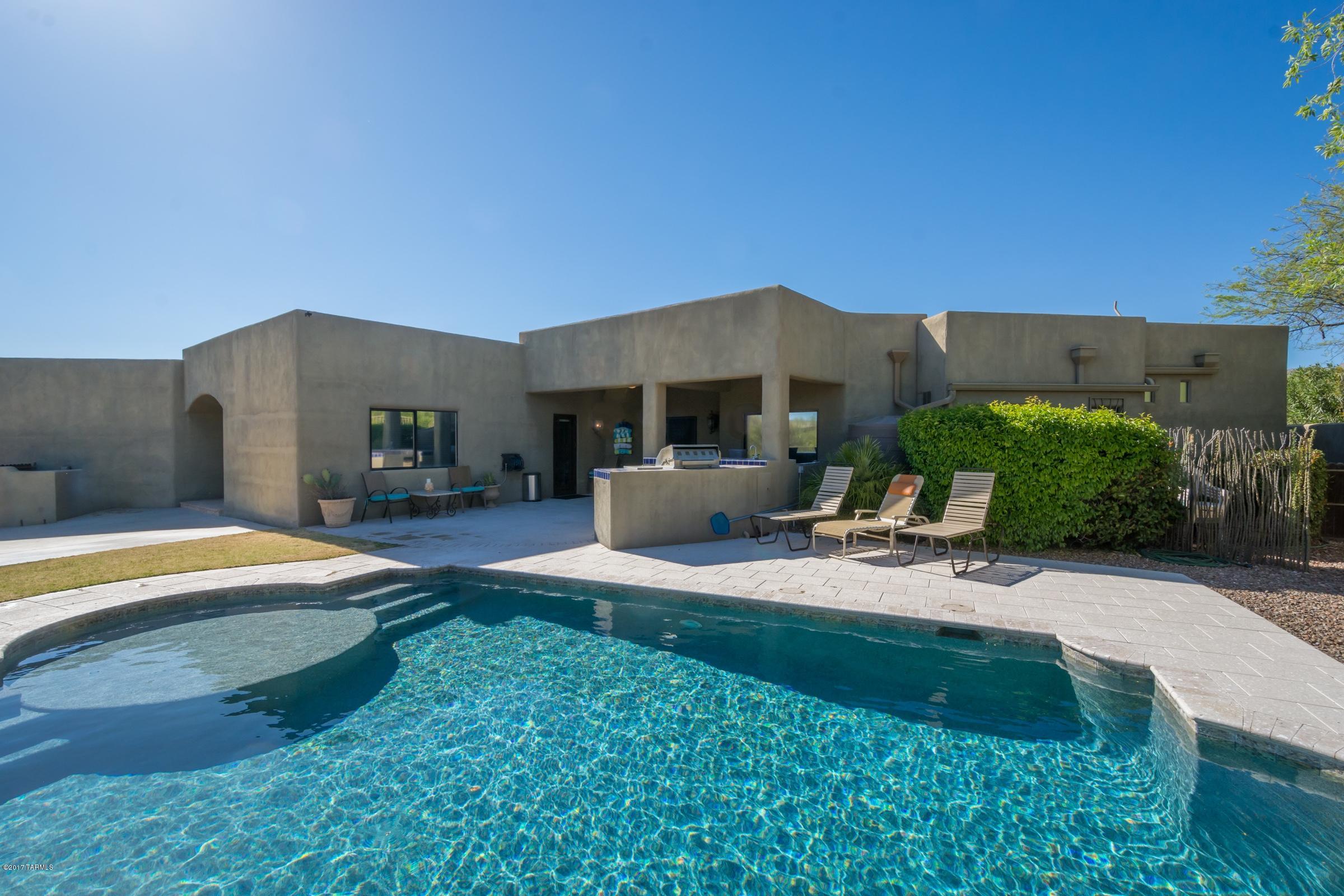Las Alturas (1-167) - Residential