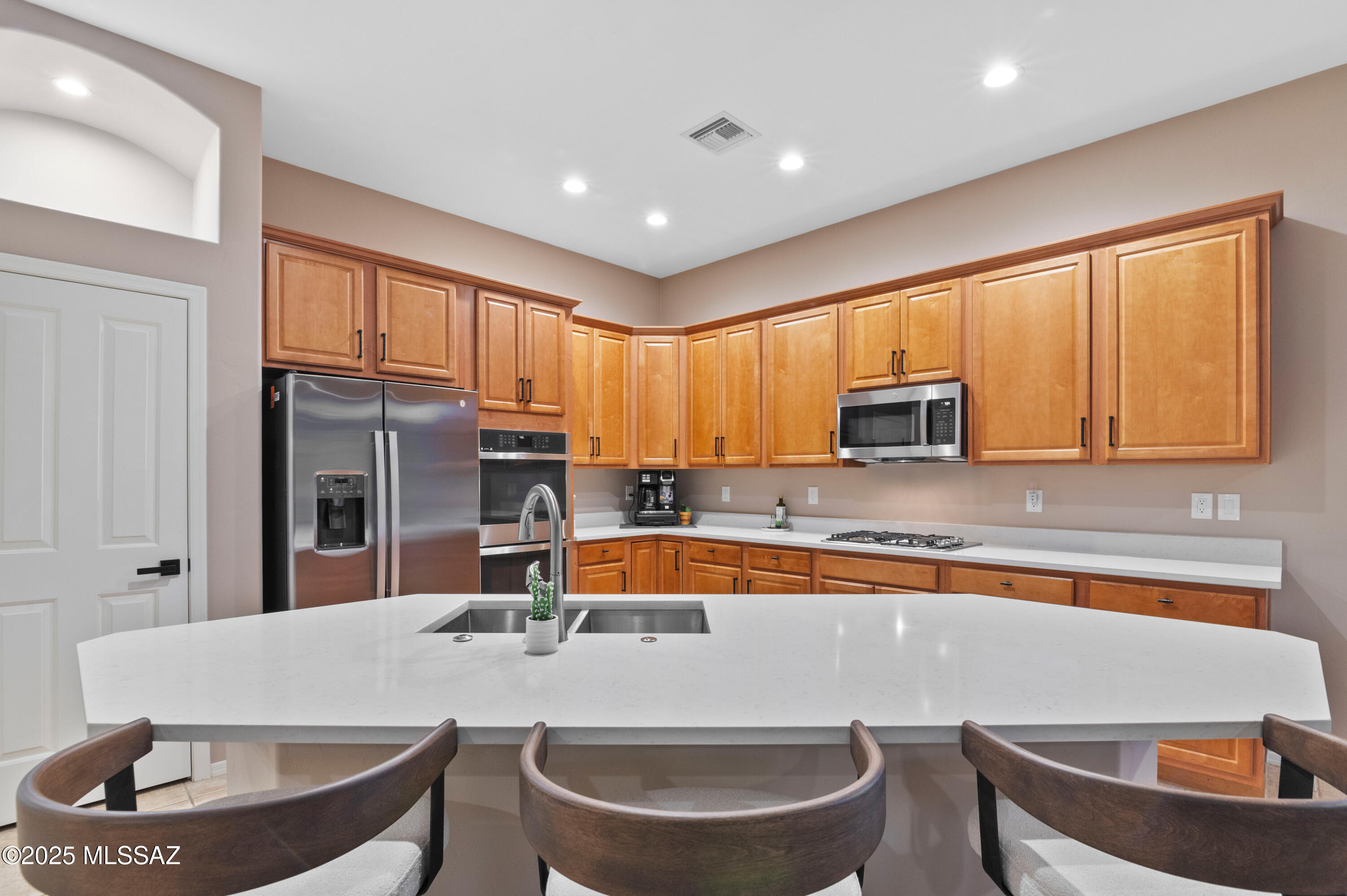 Continental Reserve Blk. 10 (1-69) - Residential