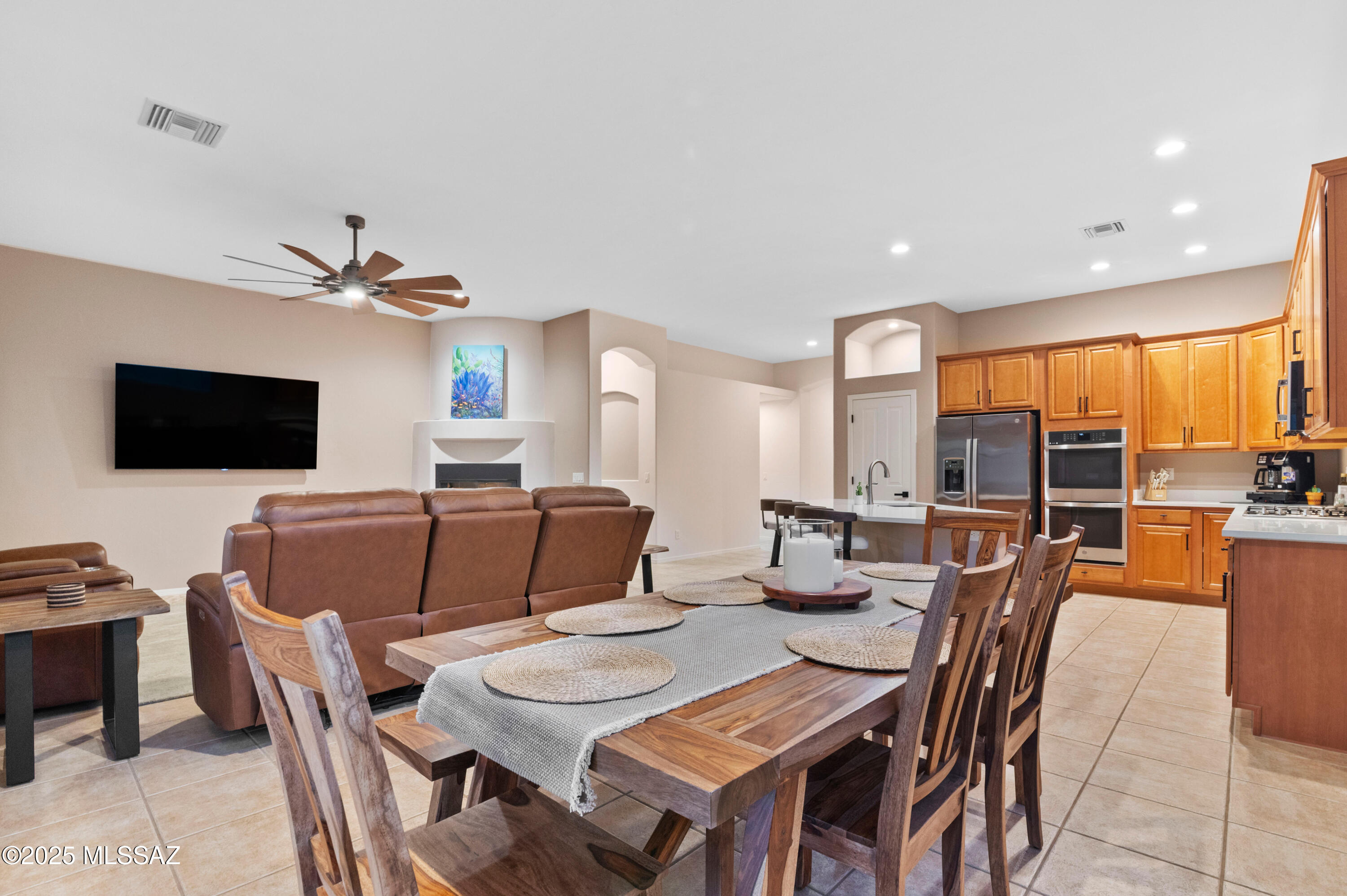 Continental Reserve Blk. 10 (1-69) - Residential