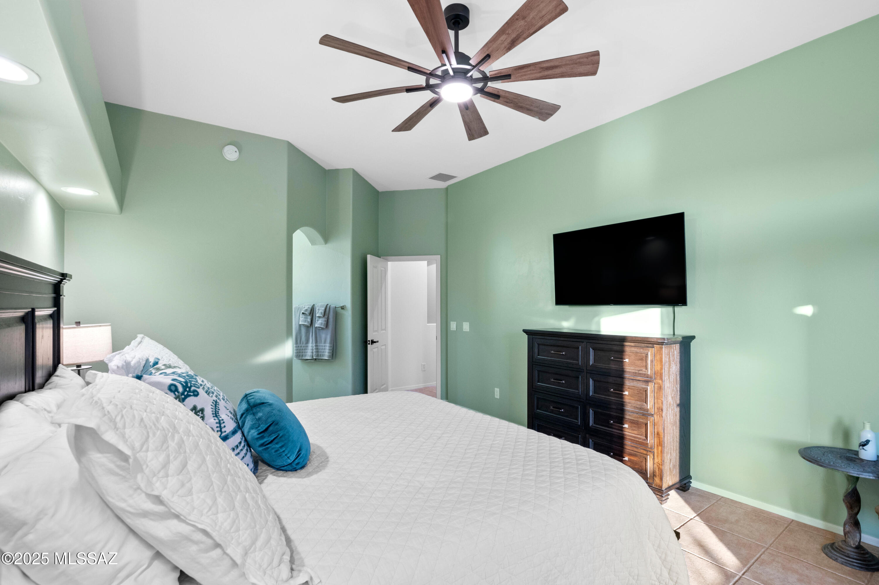 Continental Reserve Blk. 10 (1-69) - Residential