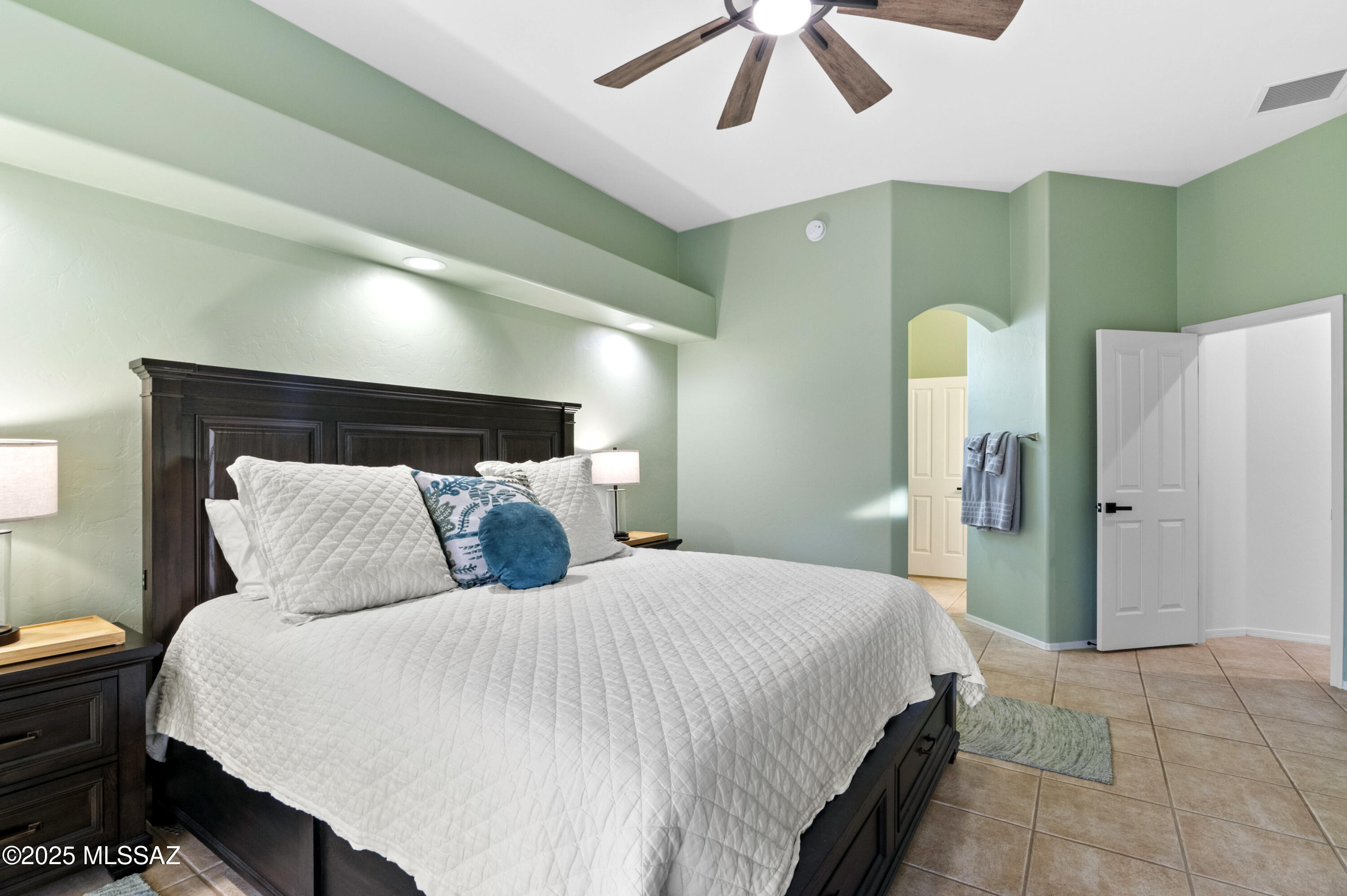 Continental Reserve Blk. 10 (1-69) - Residential