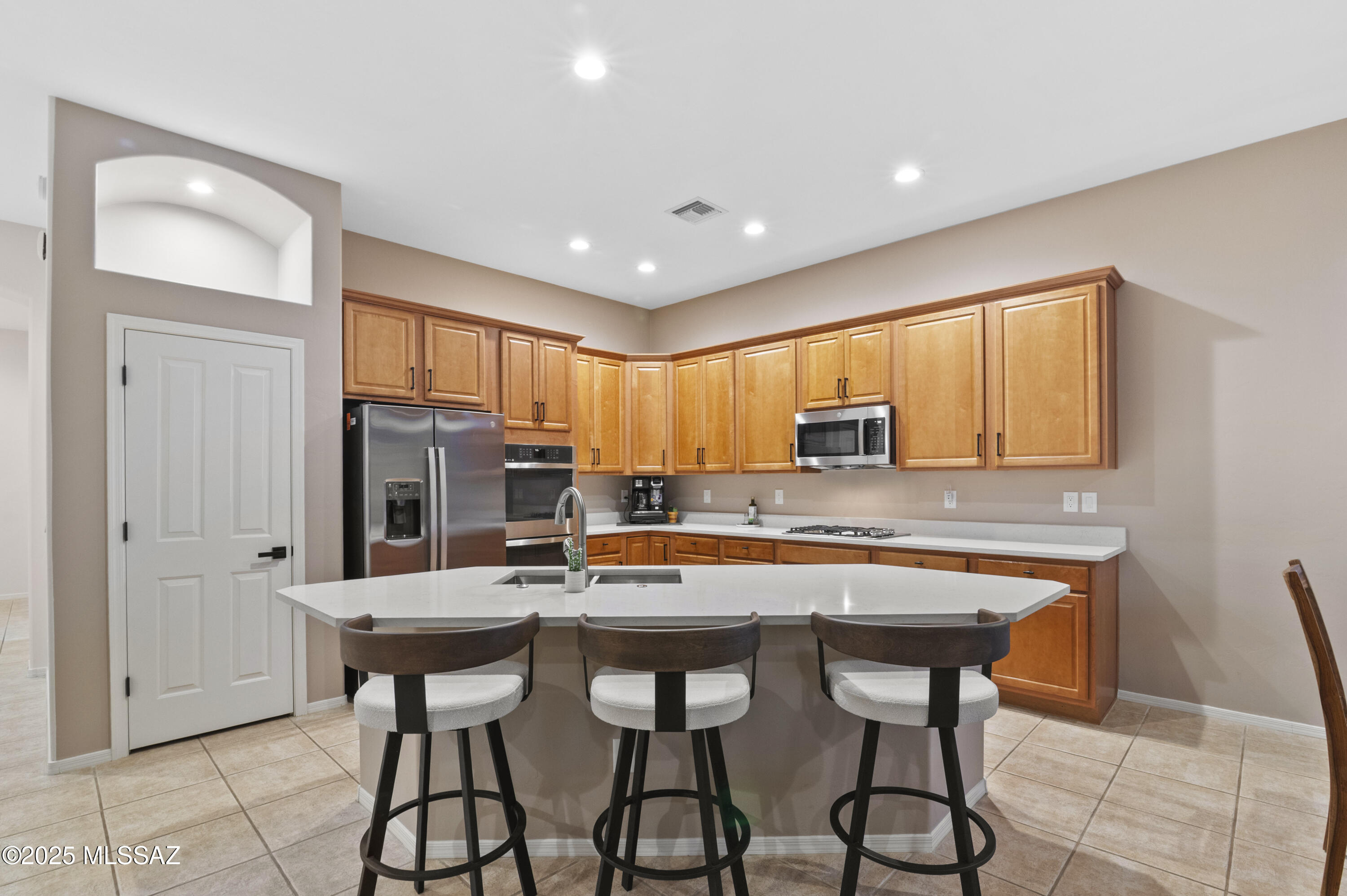 Continental Reserve Blk. 10 (1-69) - Residential