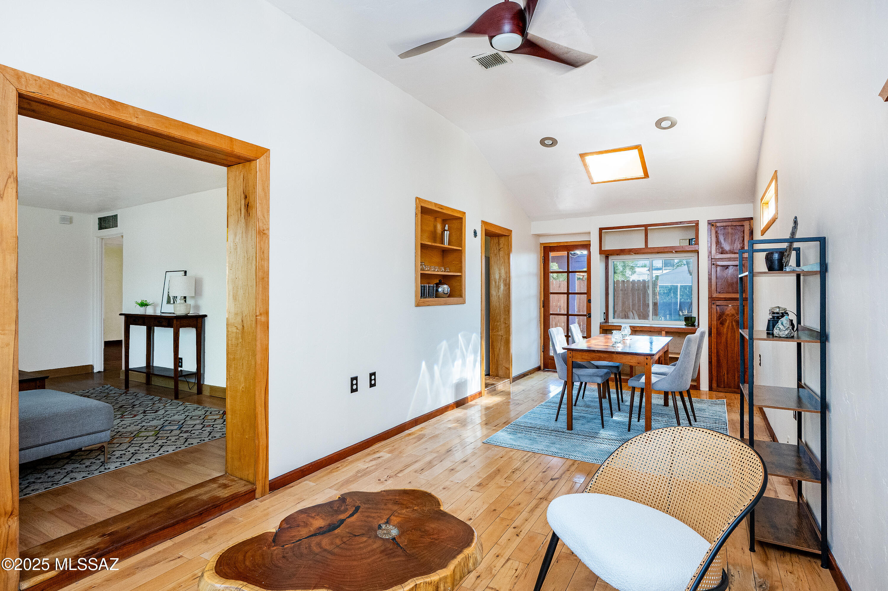 Country Club Manor - Residential