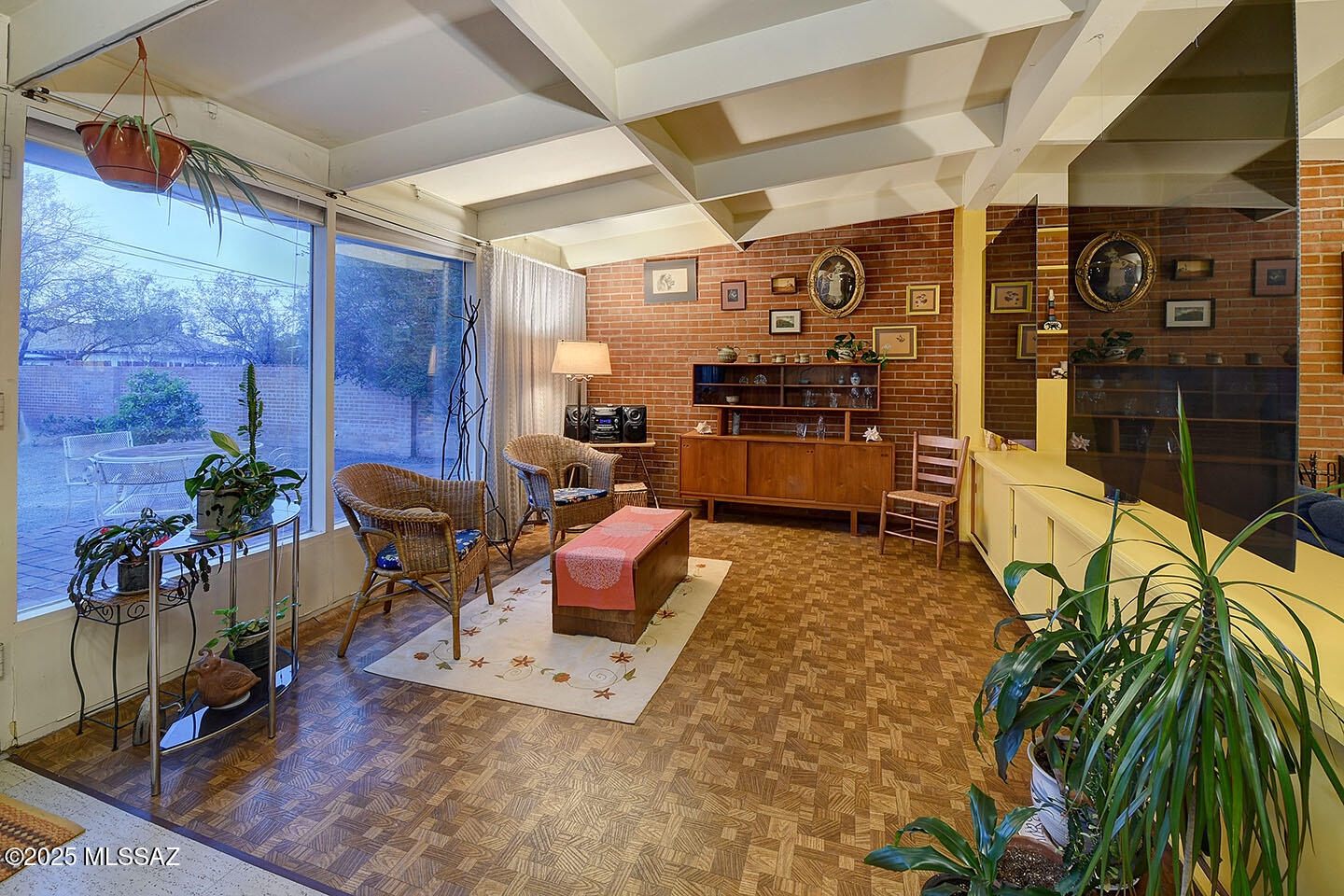 La Mirada - Residential