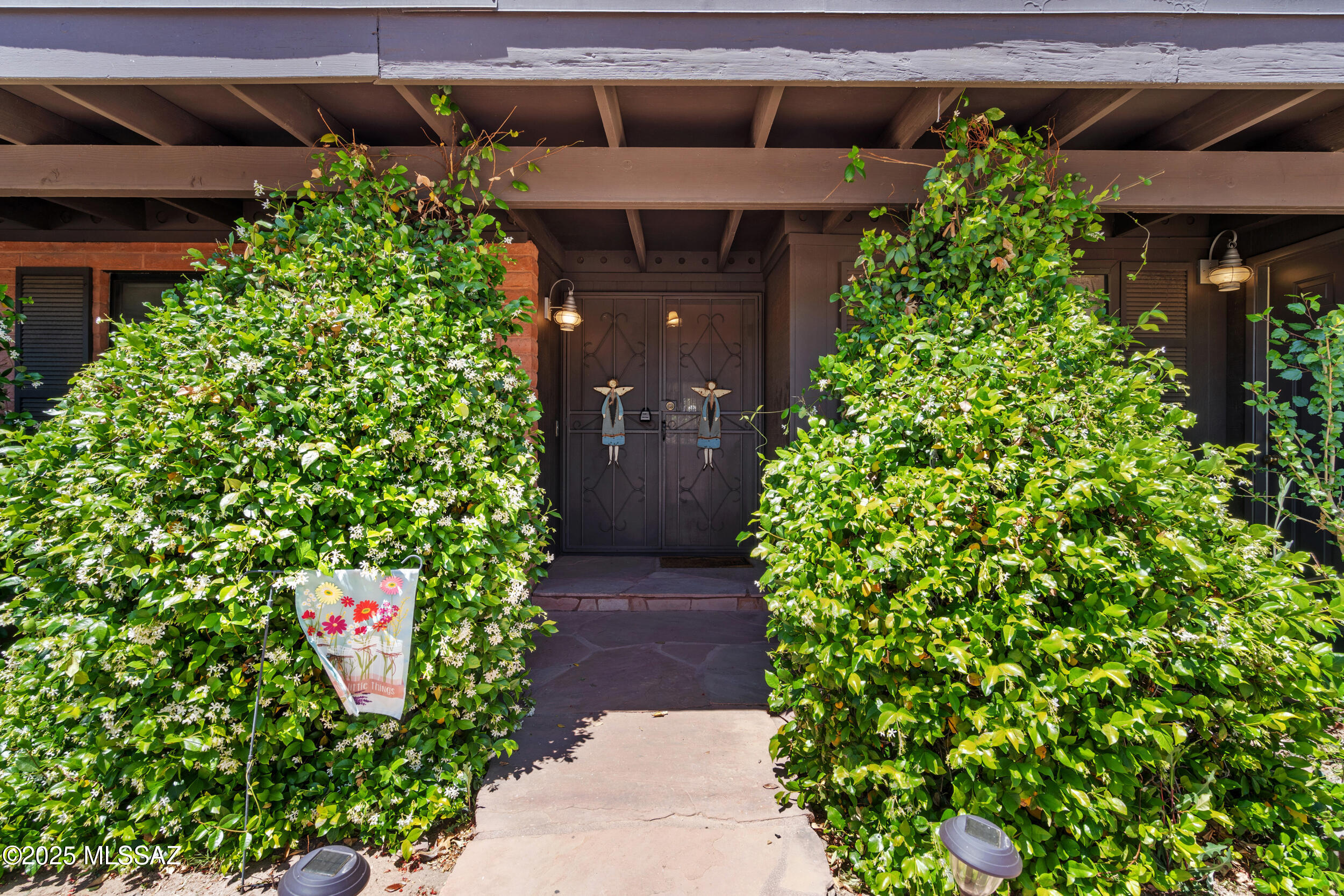 8417 E Wildcat Drive