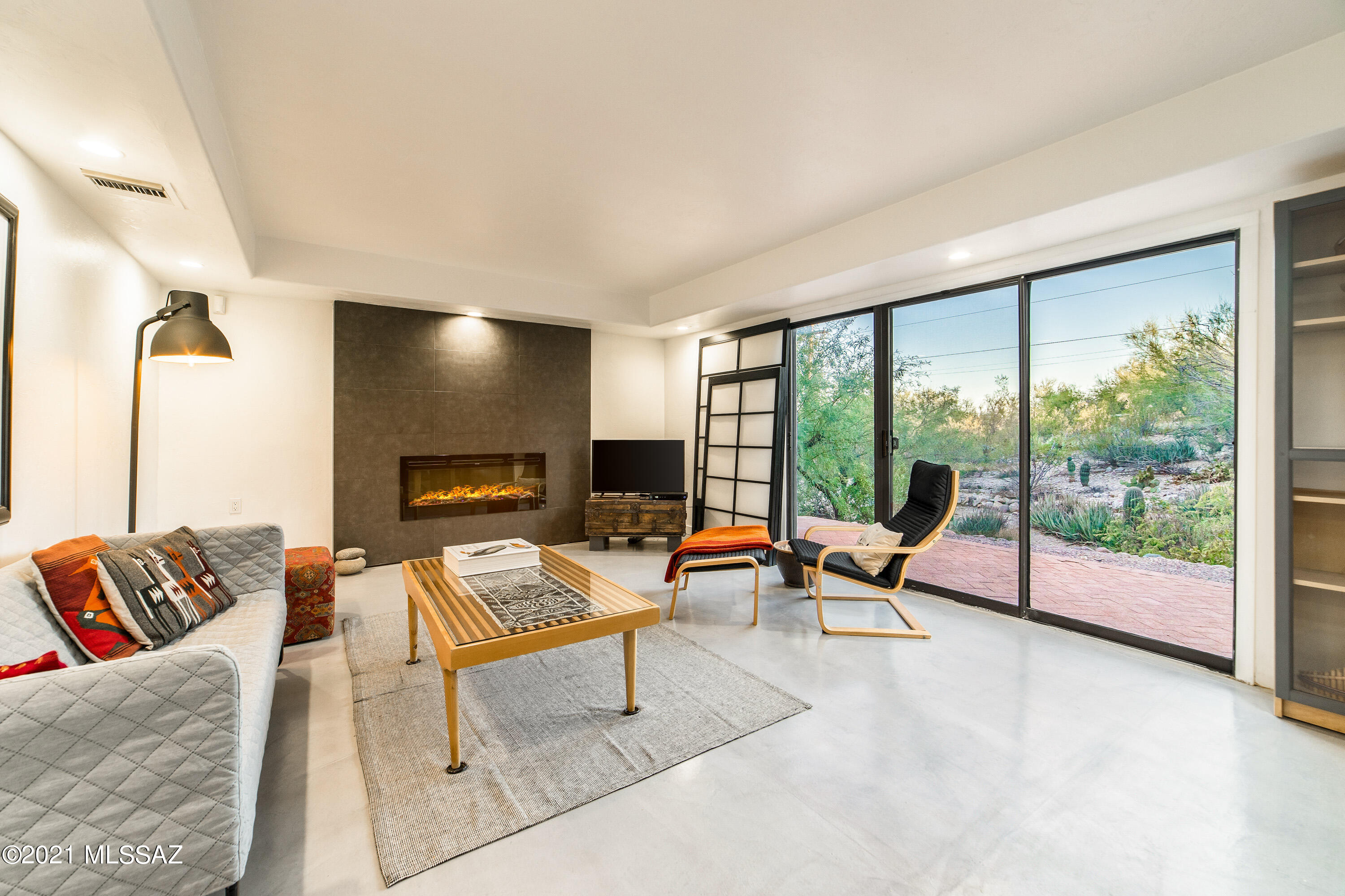 Las Alturas (1-167) - Residential