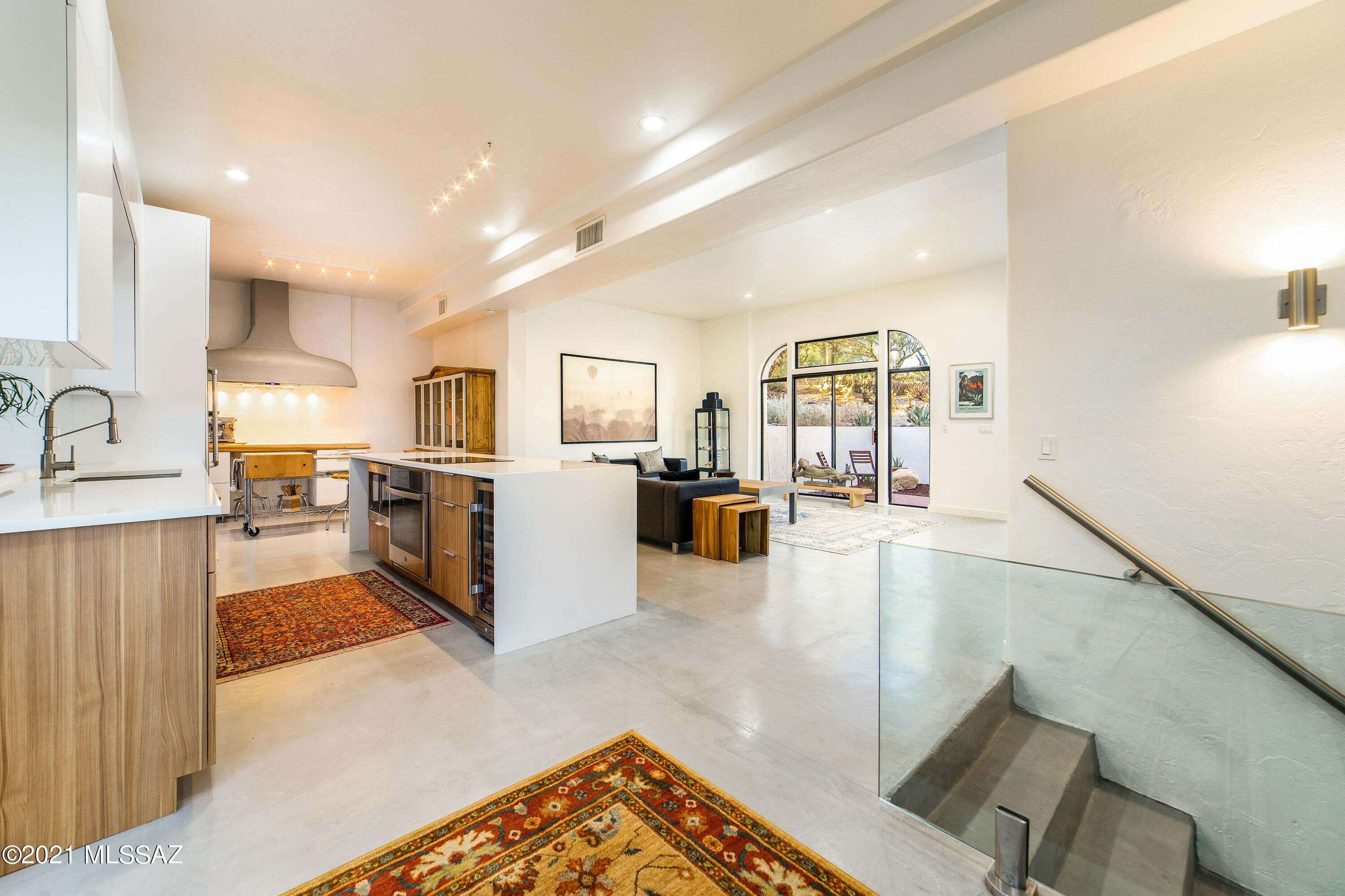 Las Alturas (1-167) - Residential