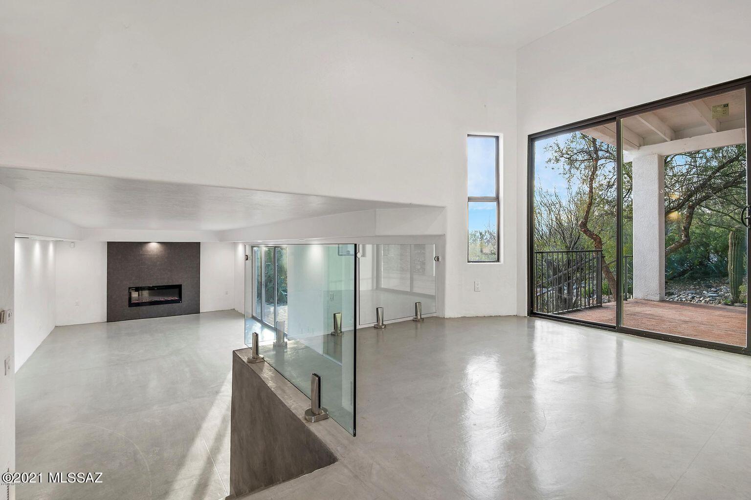Las Alturas (1-167) - Residential