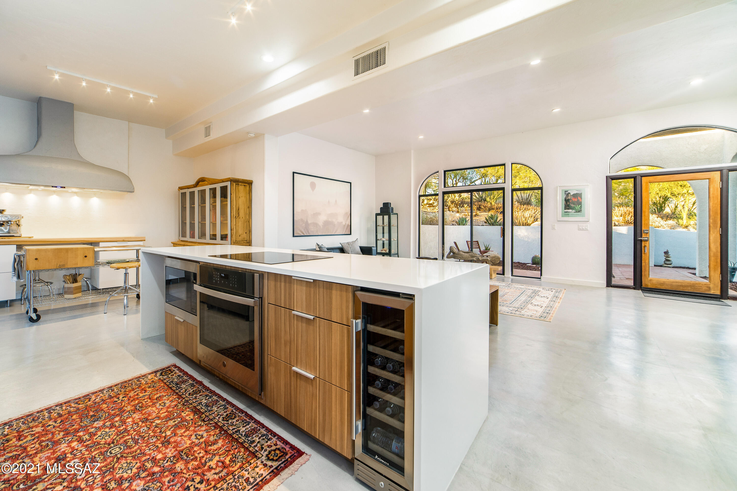 Las Alturas (1-167) - Residential
