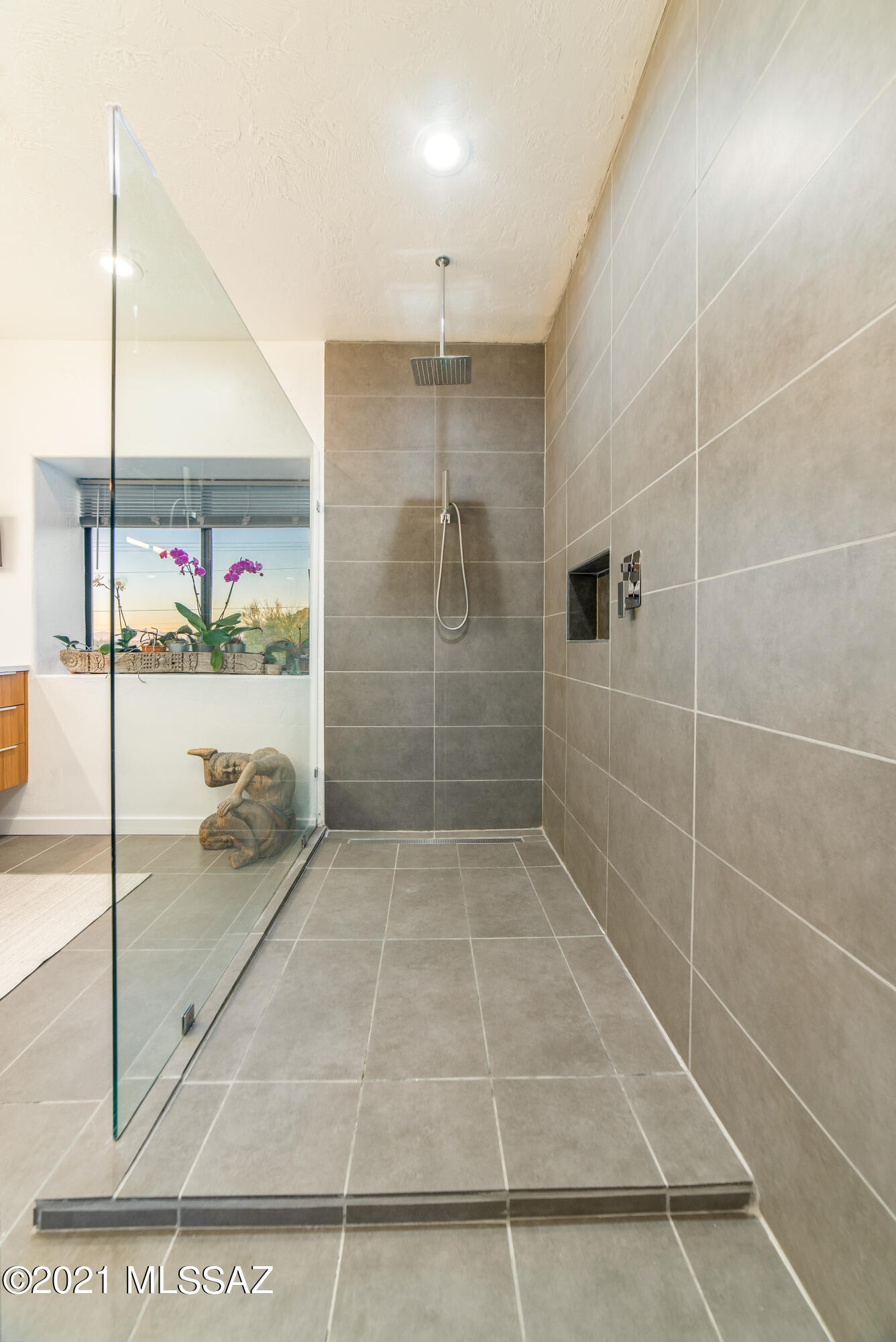 Las Alturas (1-167) - Residential