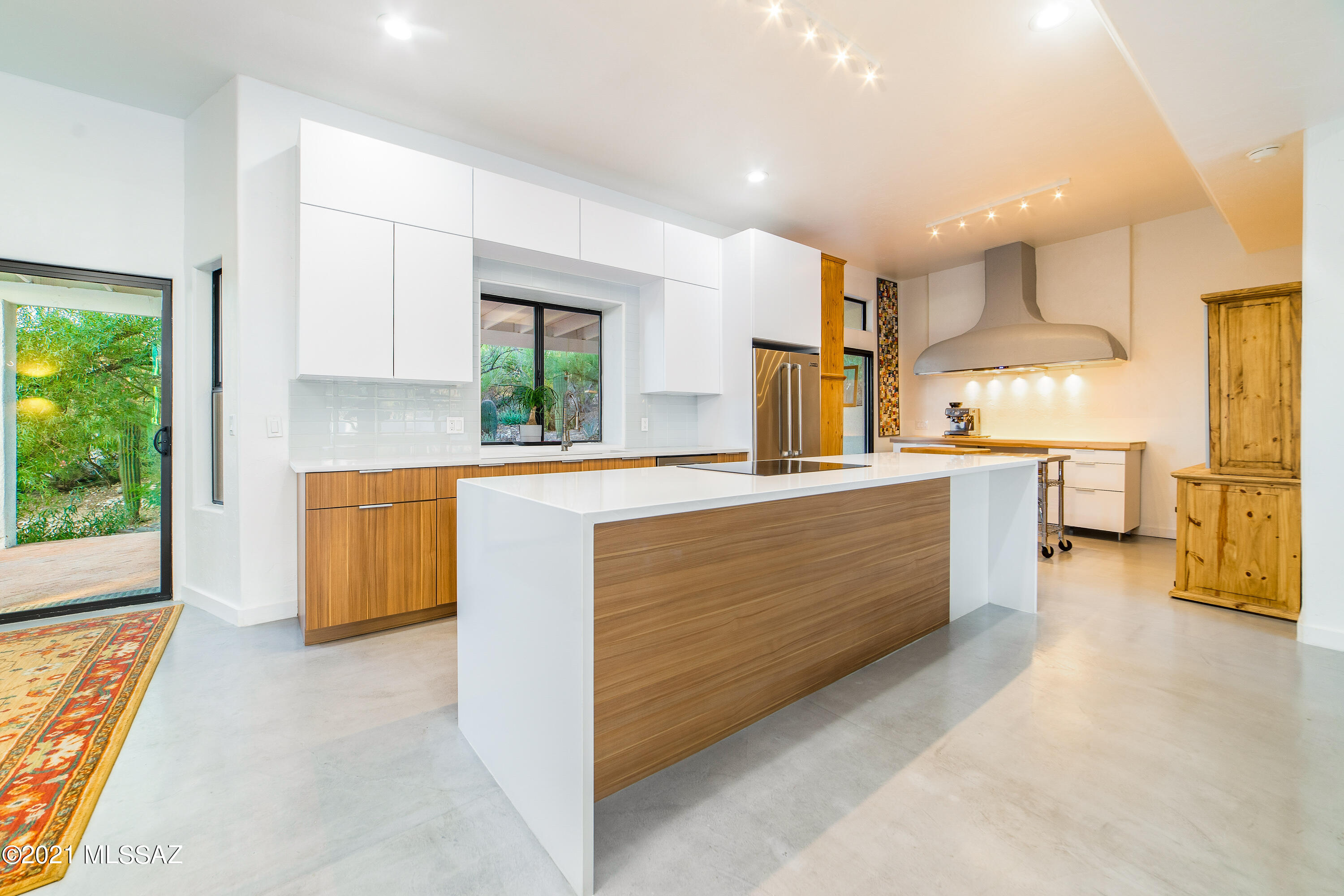 Las Alturas (1-167) - Residential