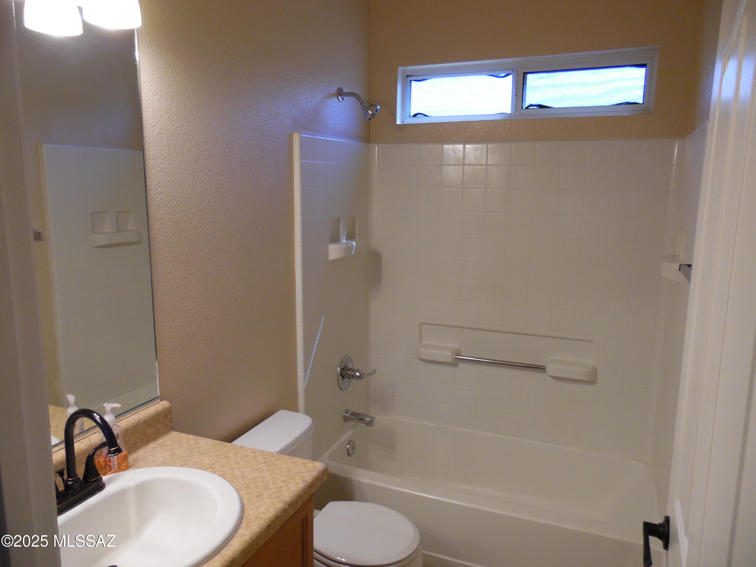 Tucson, Arizona 85756, United States, 4 Bedrooms Bedrooms, ,3 BathroomsBathrooms,Residential,Active,124449