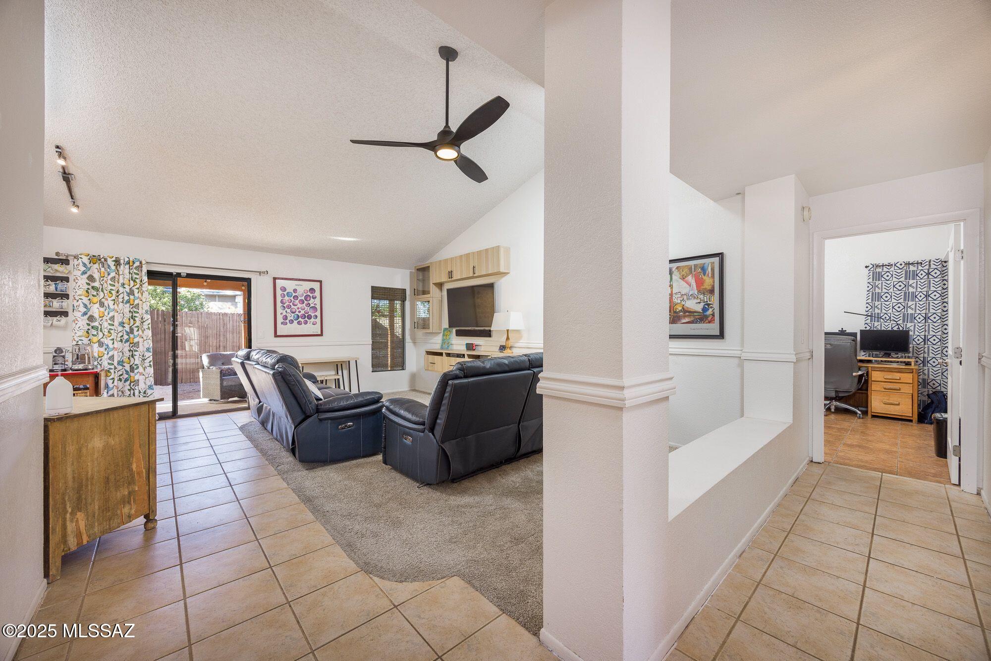 2804 W Camino Ebano