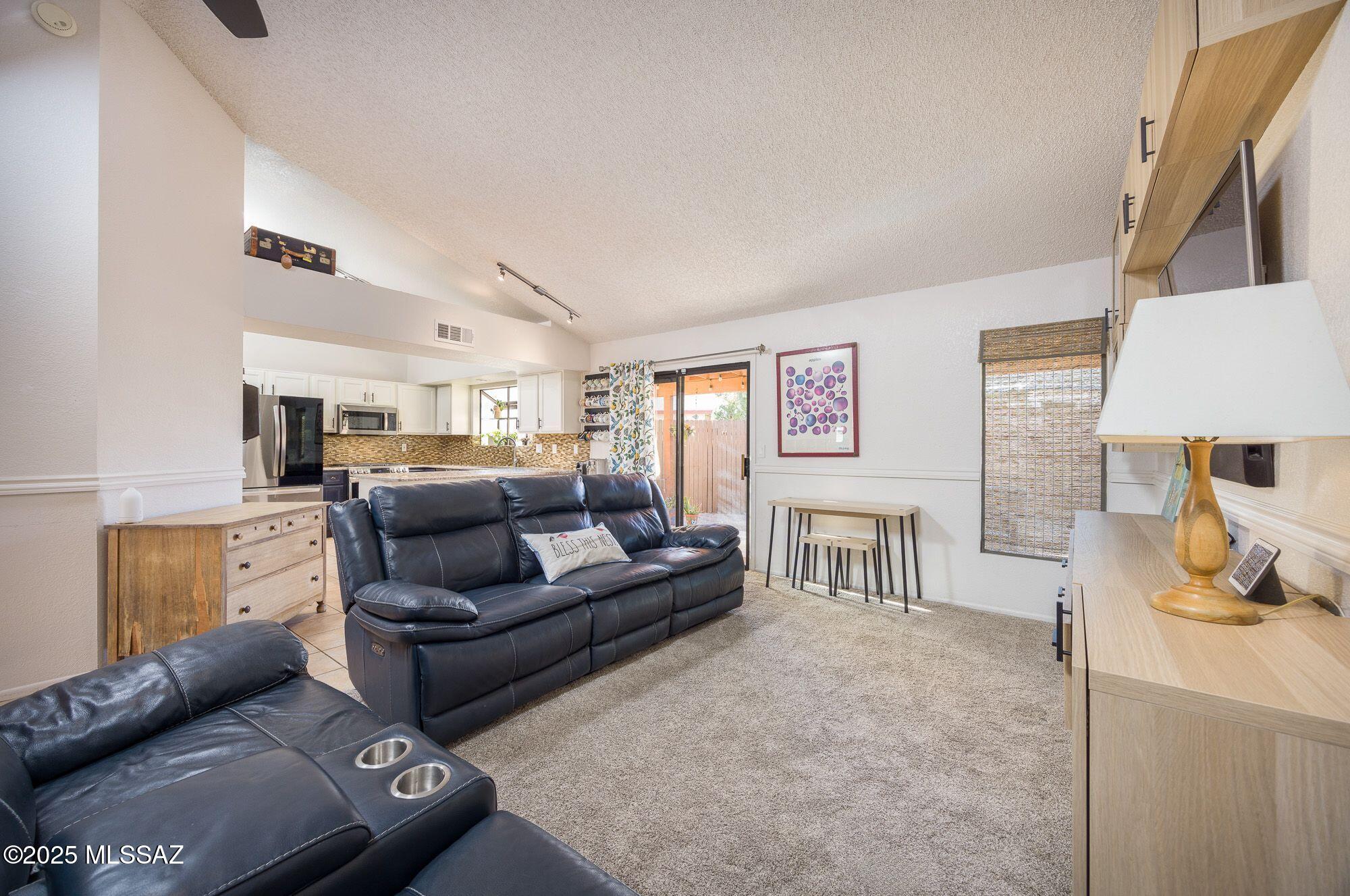 2804 W Camino Ebano