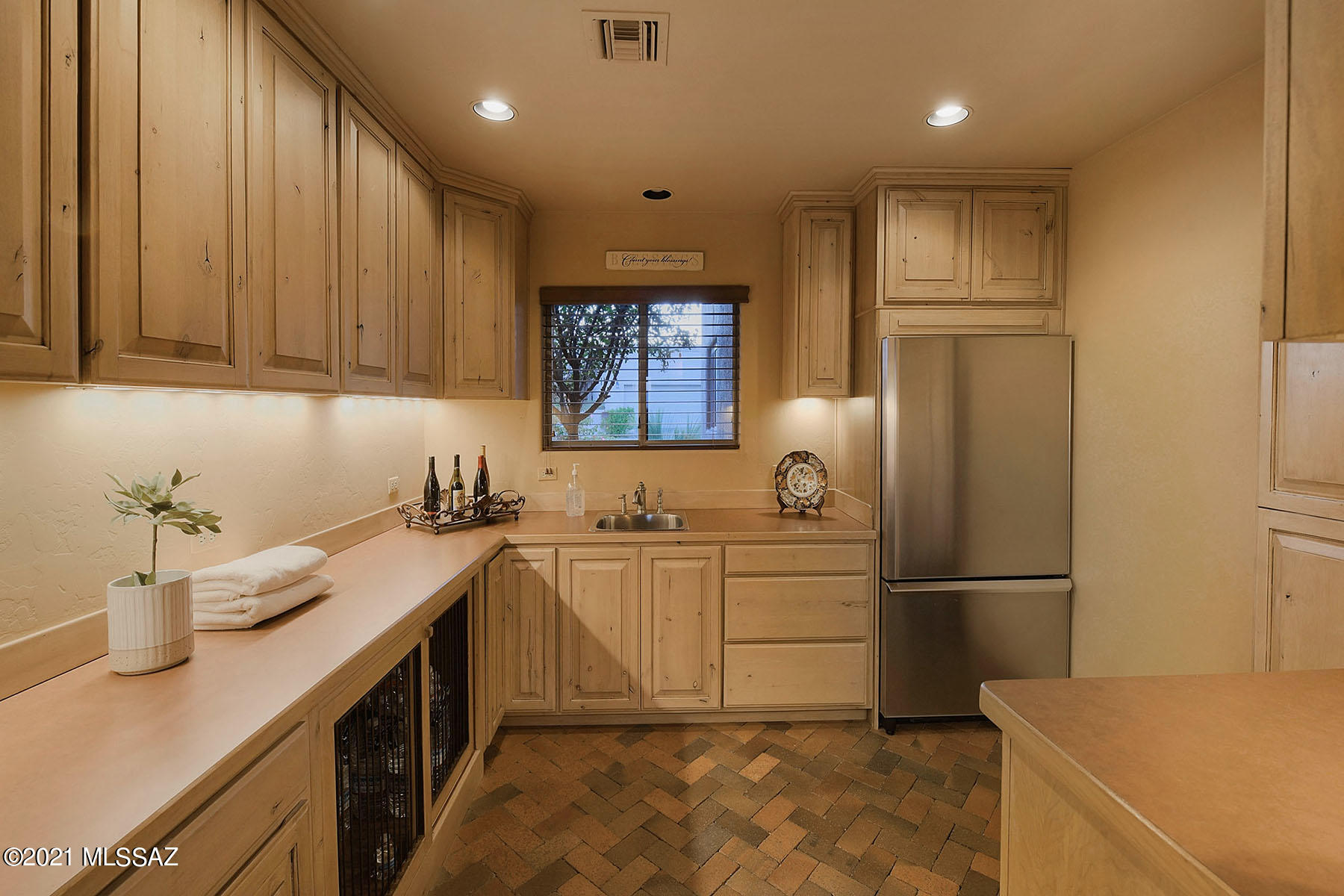 Sabino Mountain (1-290) - Residential