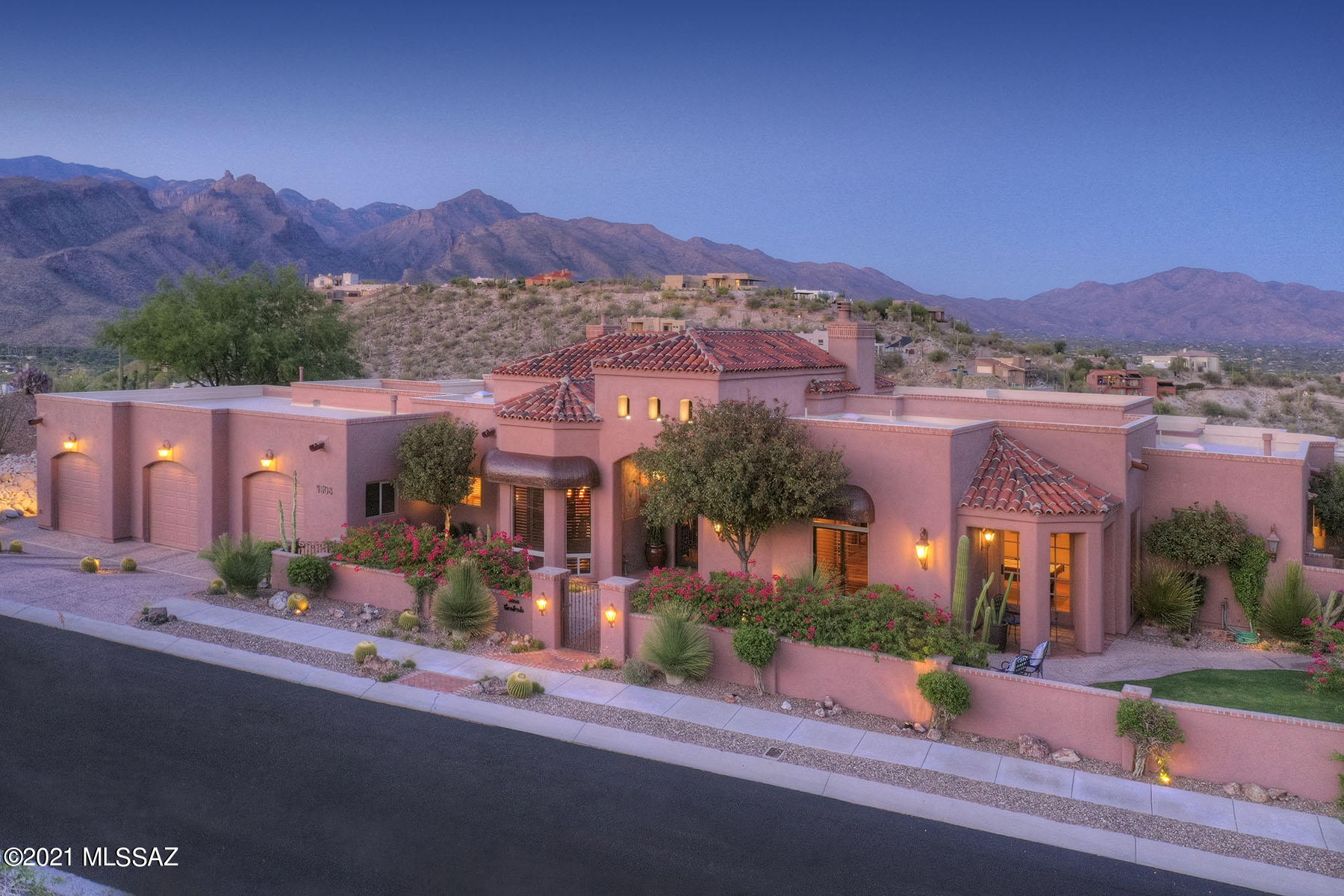 Sabino Mountain (1-290) - Residential