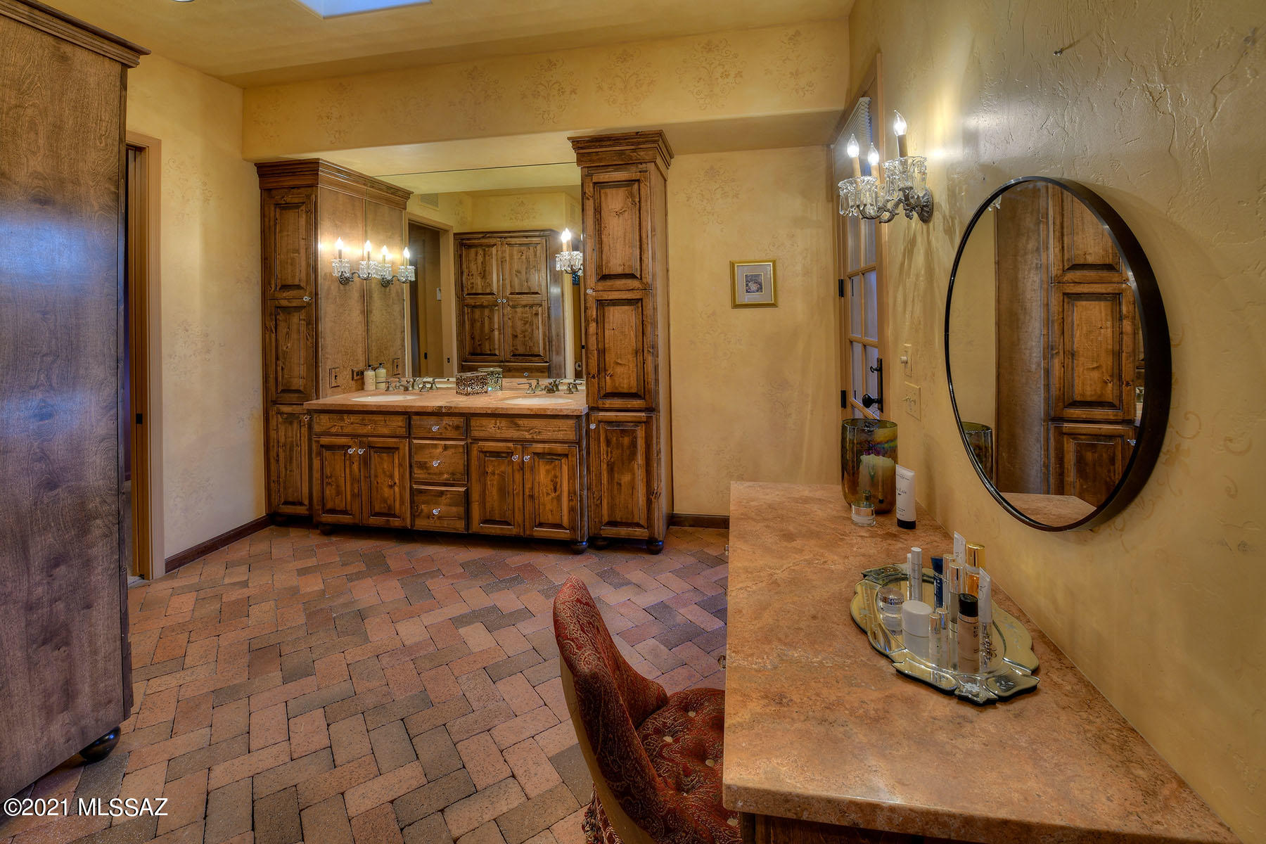Sabino Mountain (1-290) - Residential