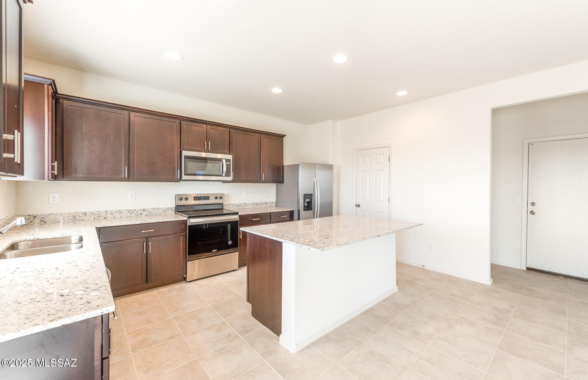 817 W Calle El Teclado