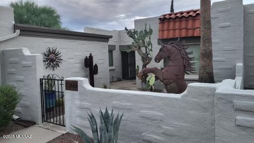 7446 E Wandering Road