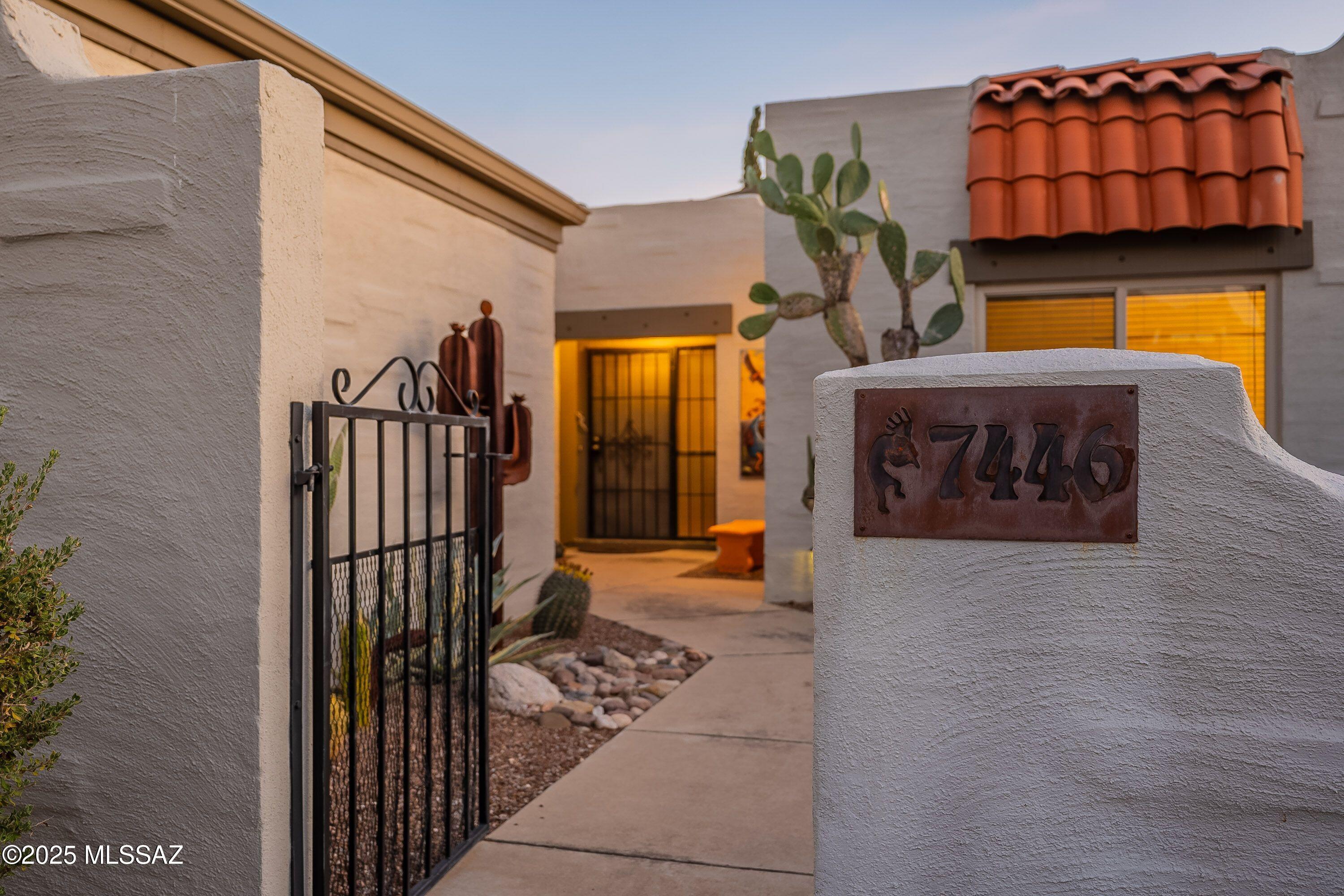 7446 E Wandering Road