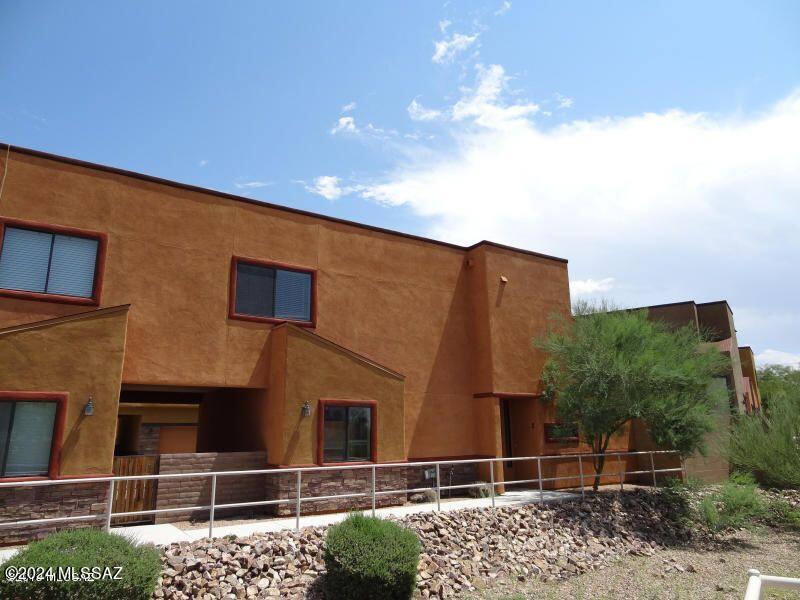 Dos Tiburones Townhouses (1-34) - Residential Lease
