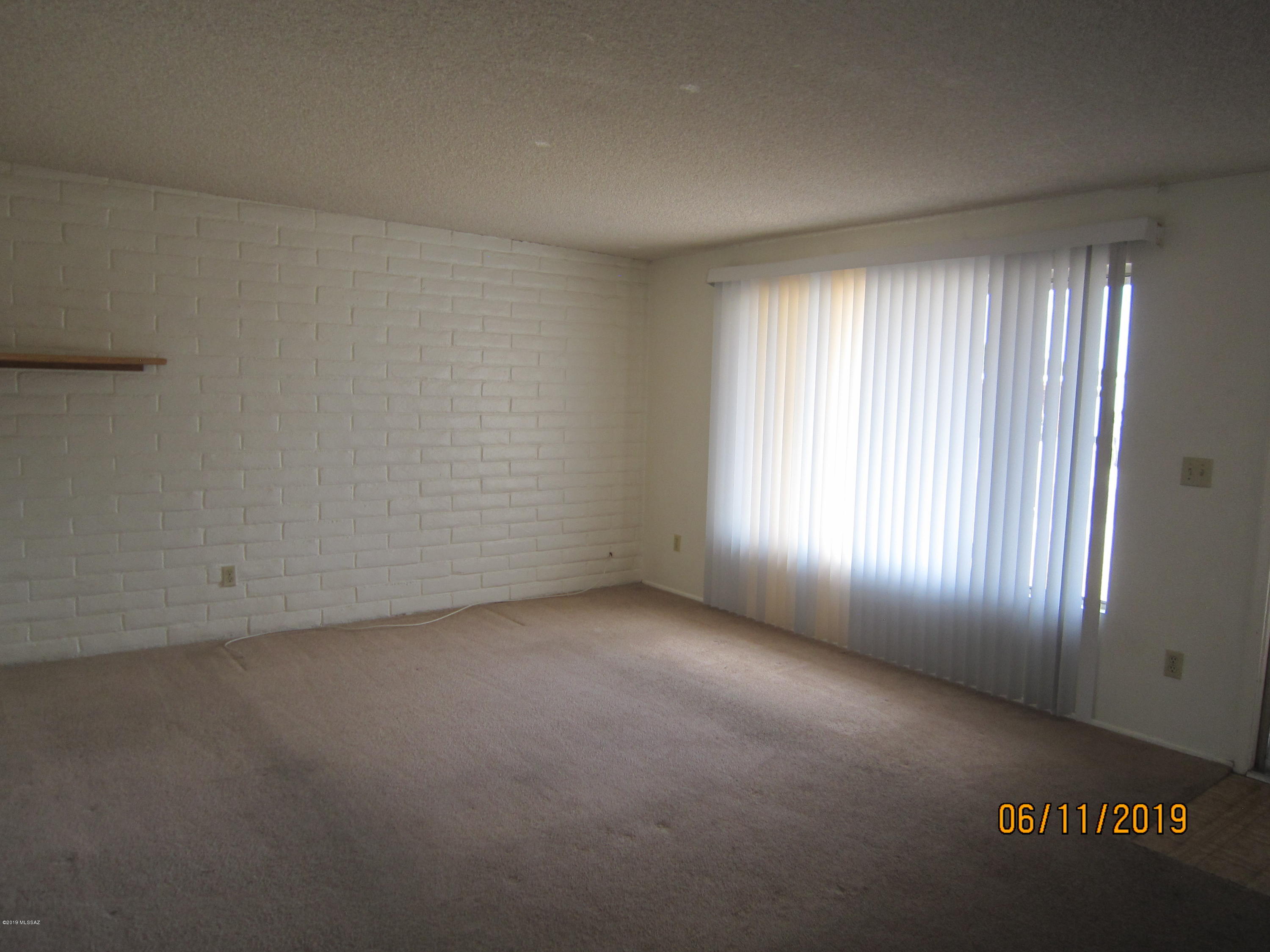 Lakeside NO. 6 (1-81) - Residential Lease