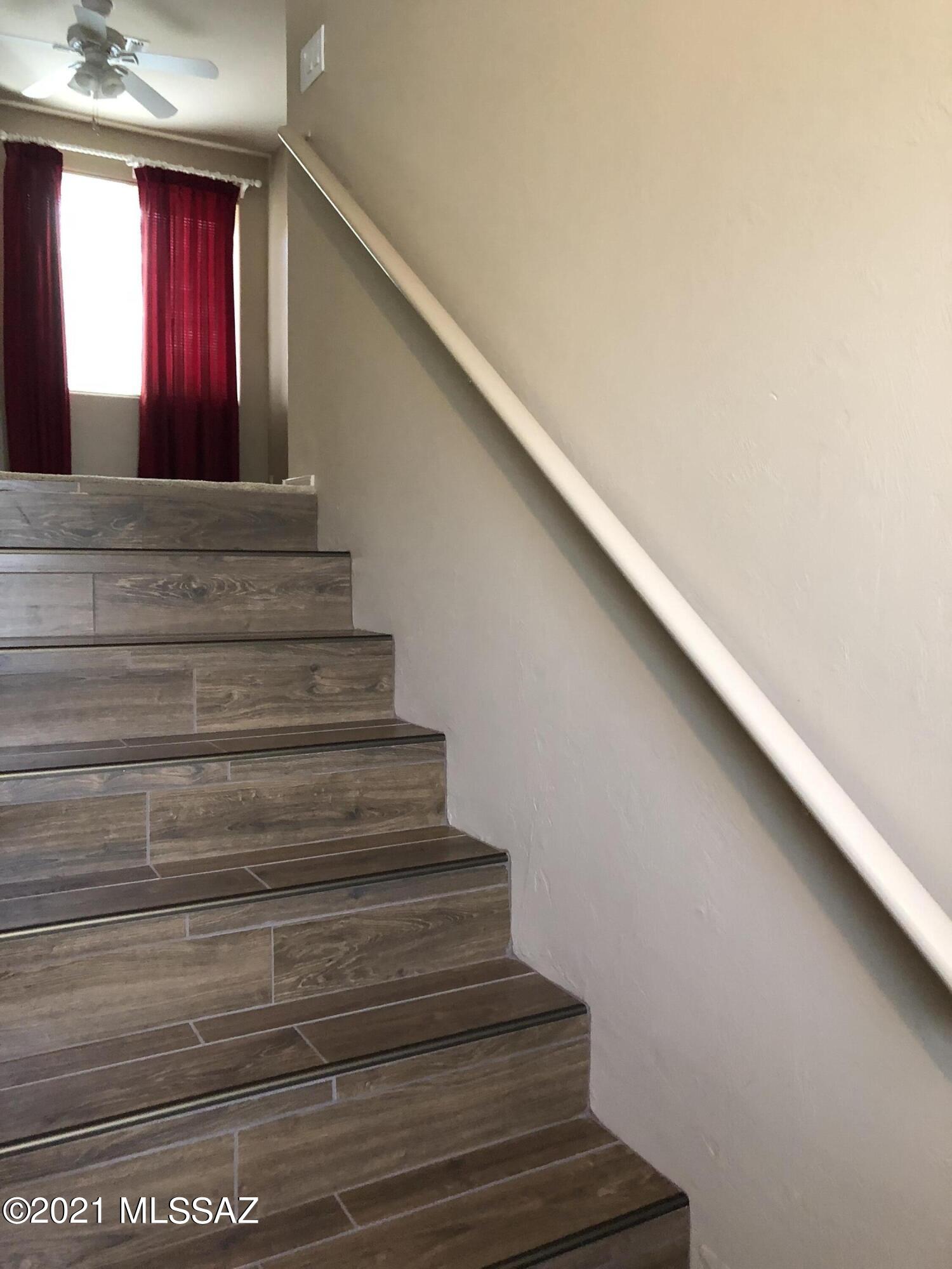 Hacienda Del Rio (1-118) - Residential Lease