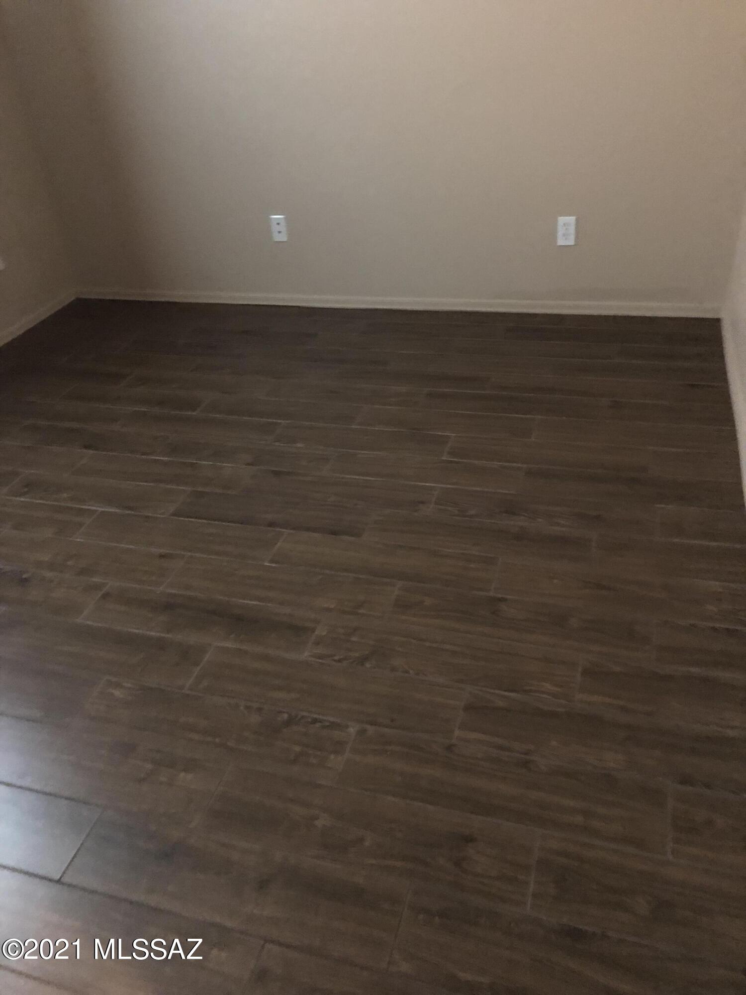 Hacienda Del Rio (1-118) - Residential Lease