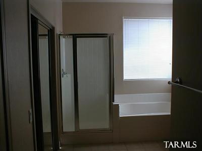 Hacienda Del Rio (1-118) - Residential Lease