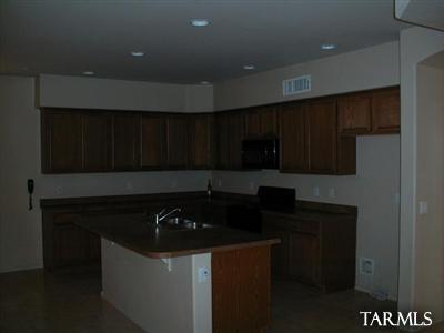 Hacienda Del Rio (1-118) - Residential Lease