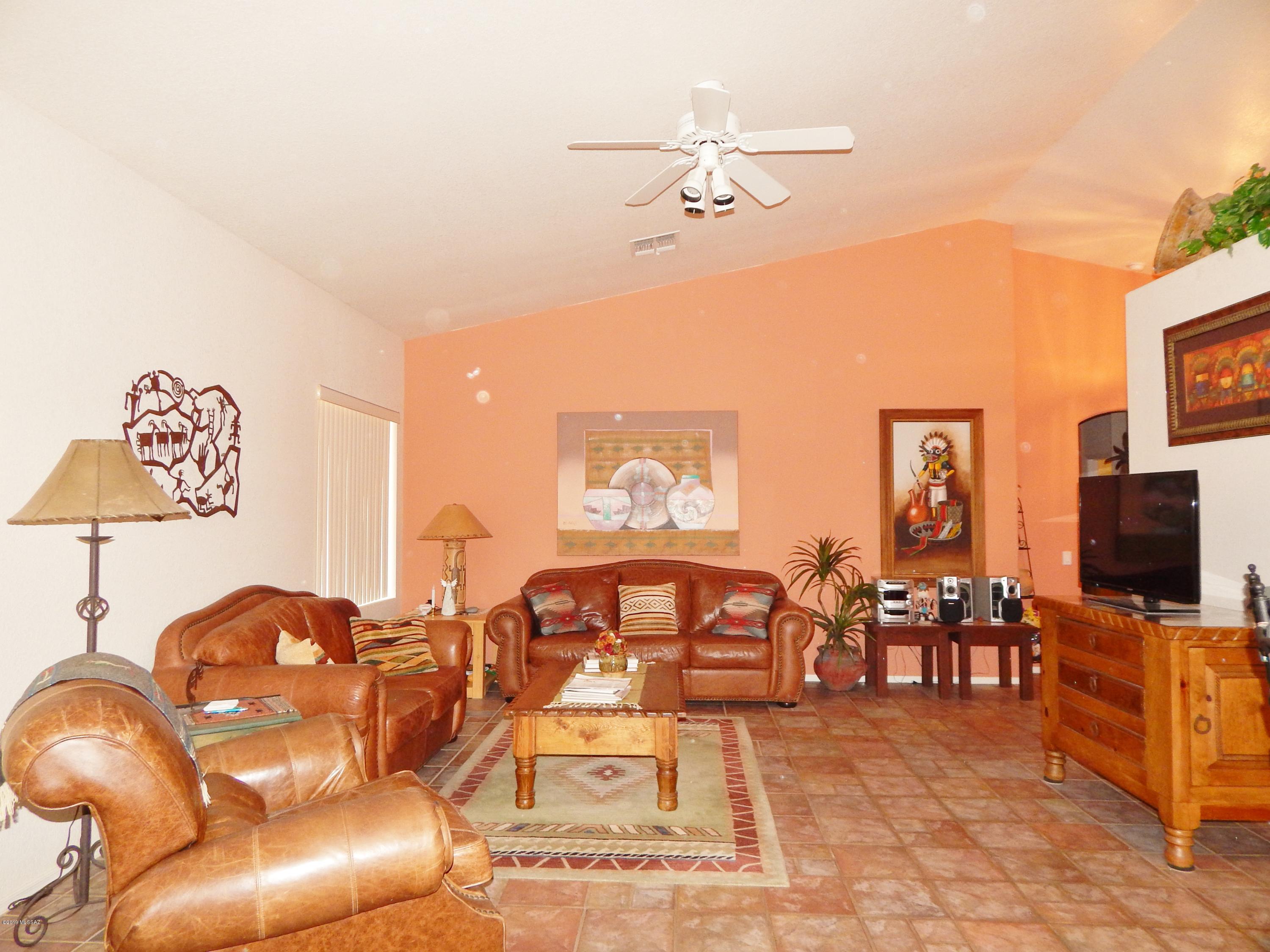 Hacienda Del Oro (1-879) - Residential