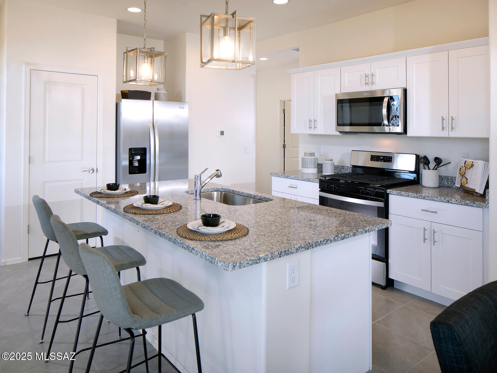 9606 N Solstice Avenue