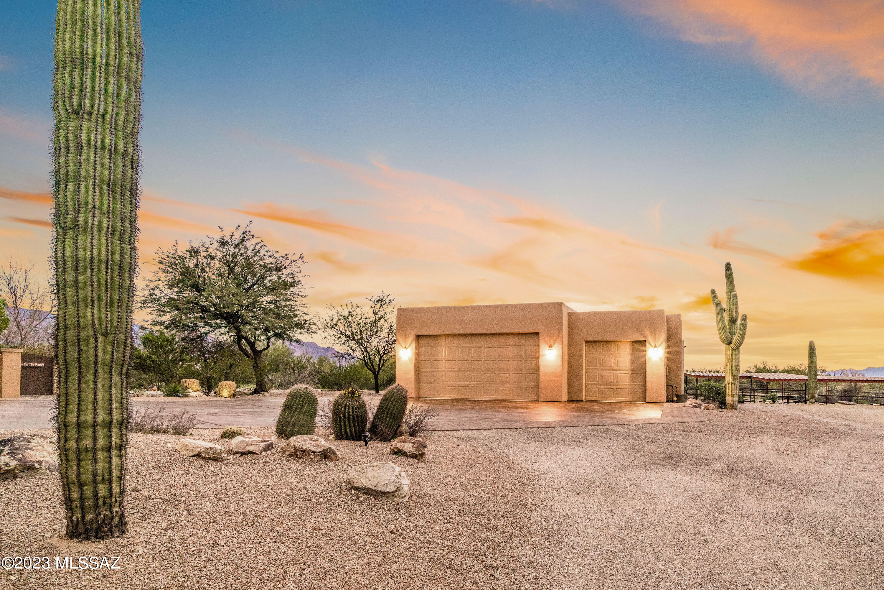 La Cholla Airpark - Residential