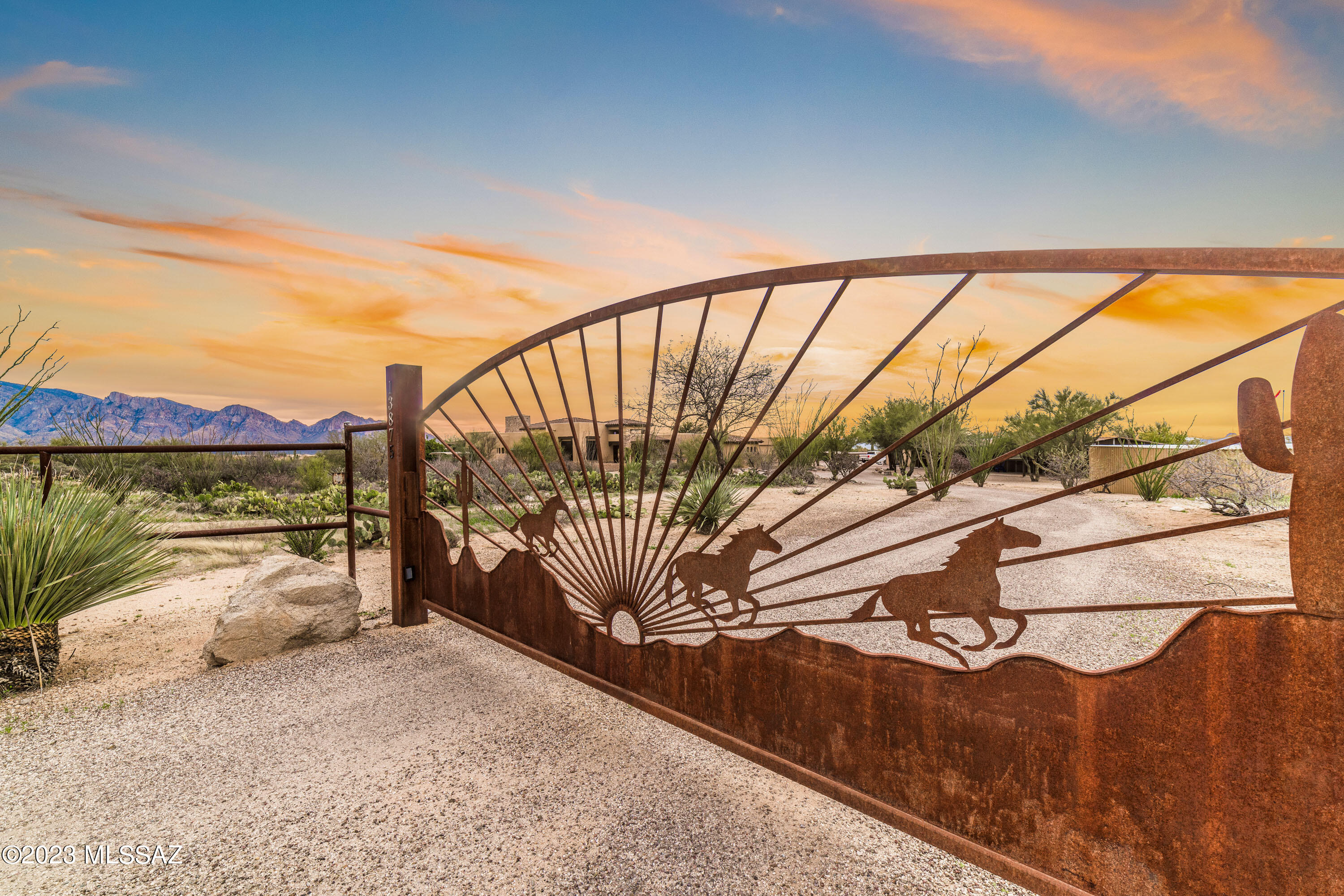 La Cholla Airpark - Residential