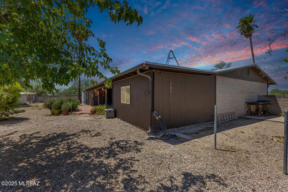 3214 W Bartlett Place