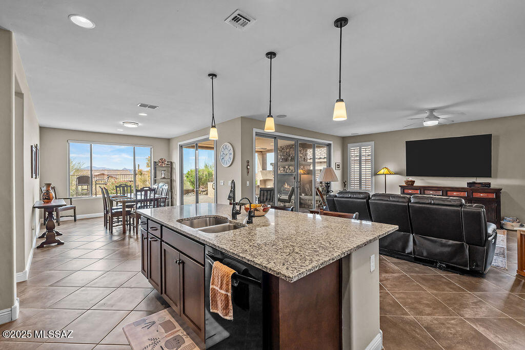 Del Webb At Dove Mountain SQ20131930189 - Residential