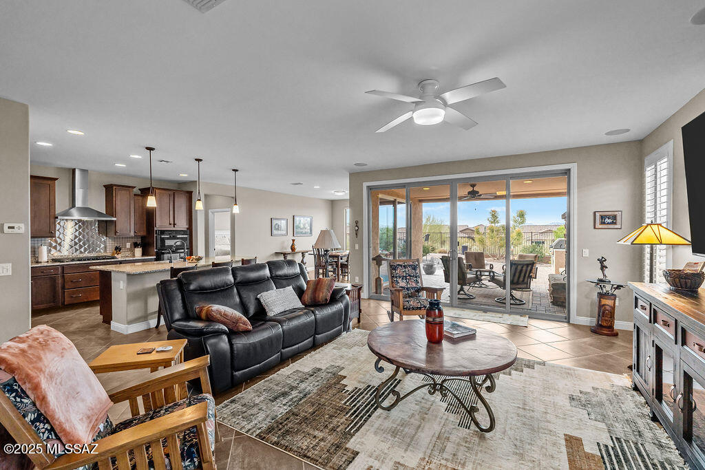 Del Webb At Dove Mountain SQ20131930189 - Residential