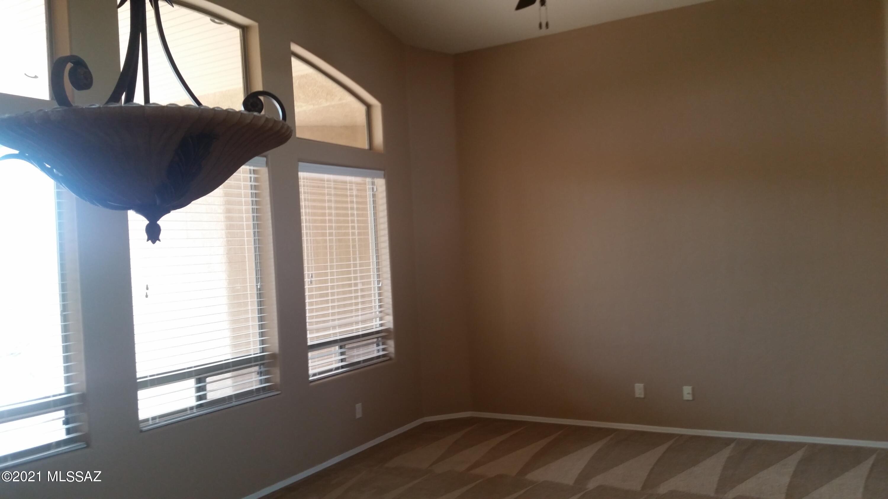 Rancho Del Lago (389-465) - Residential Lease