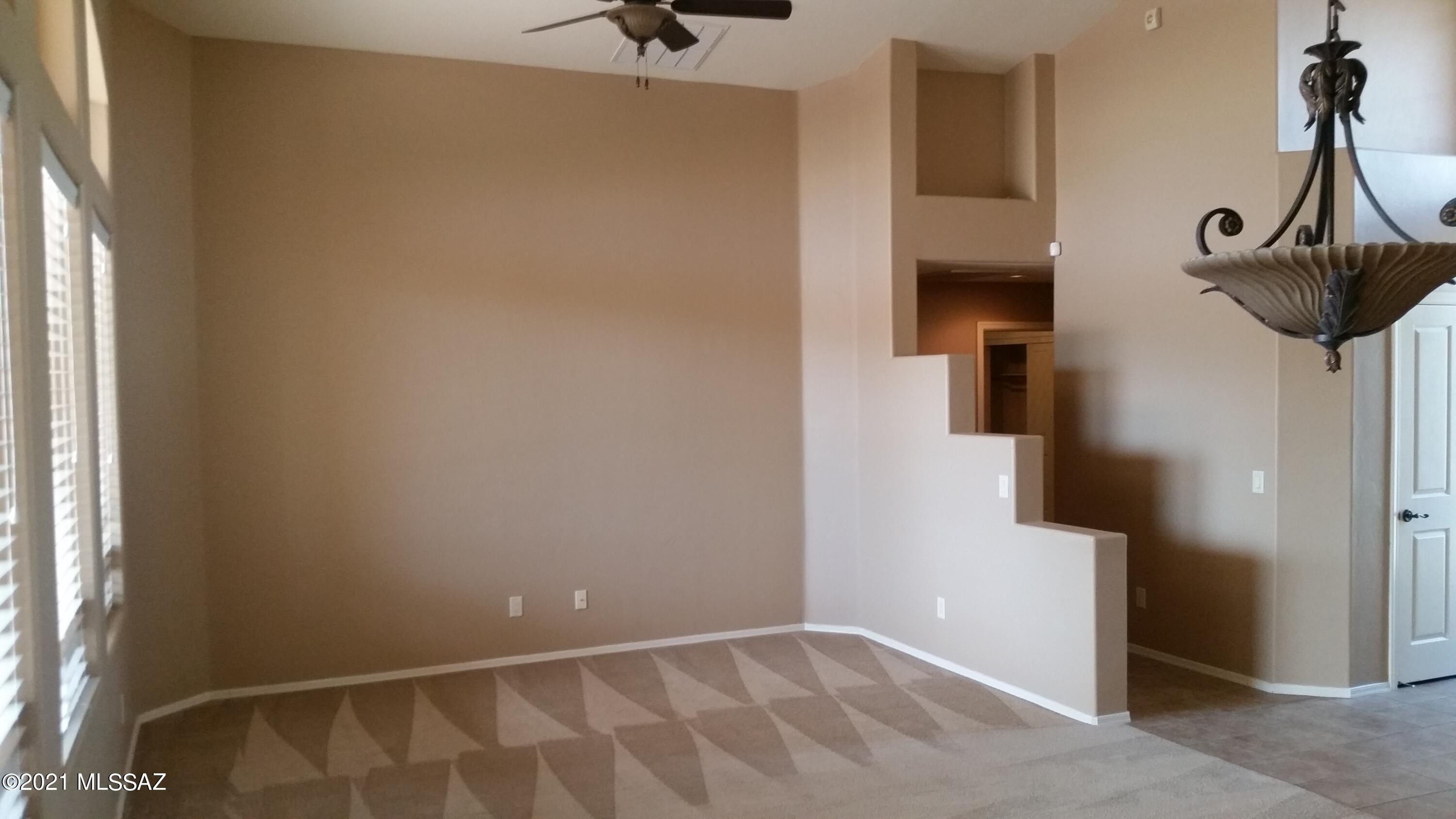 Rancho Del Lago (389-465) - Residential Lease