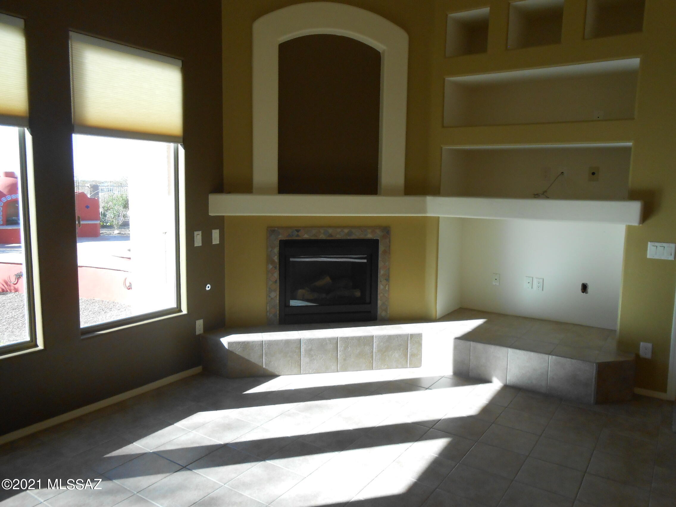 Rancho Del Lago (389-465) - Residential Lease