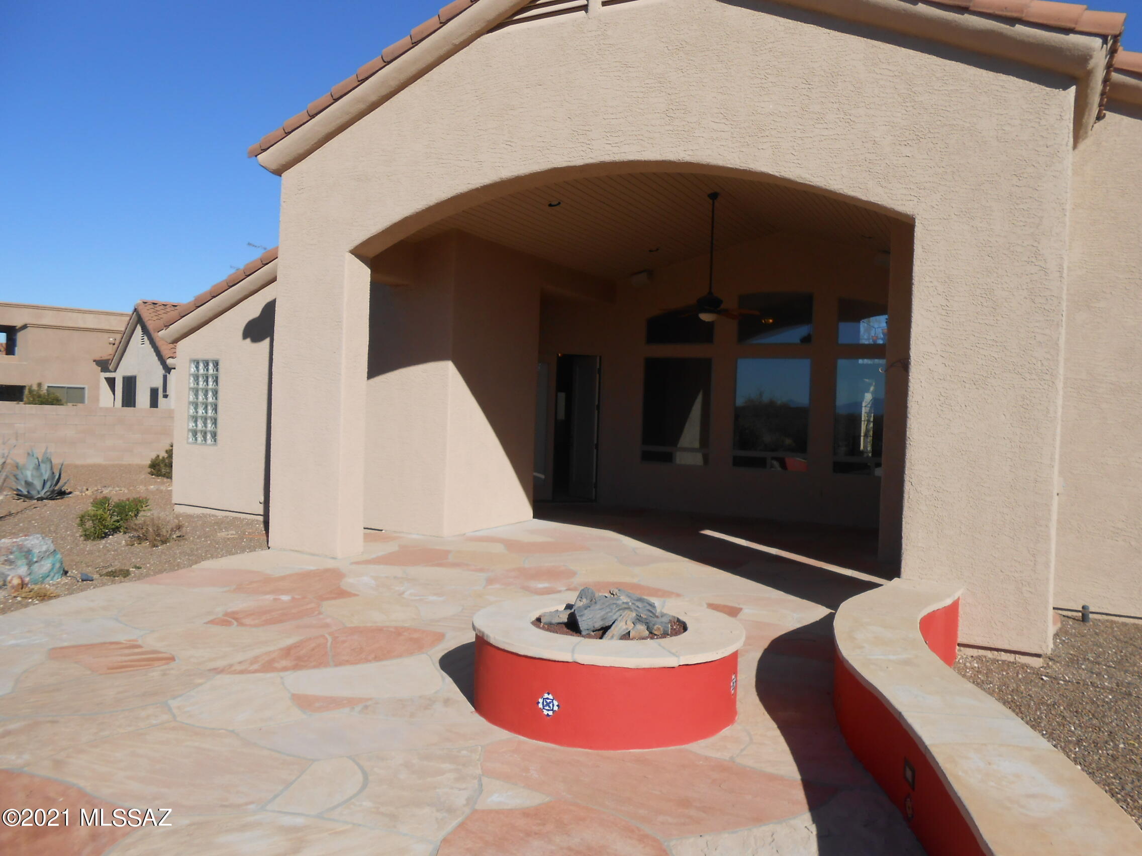 Rancho Del Lago (389-465) - Residential Lease