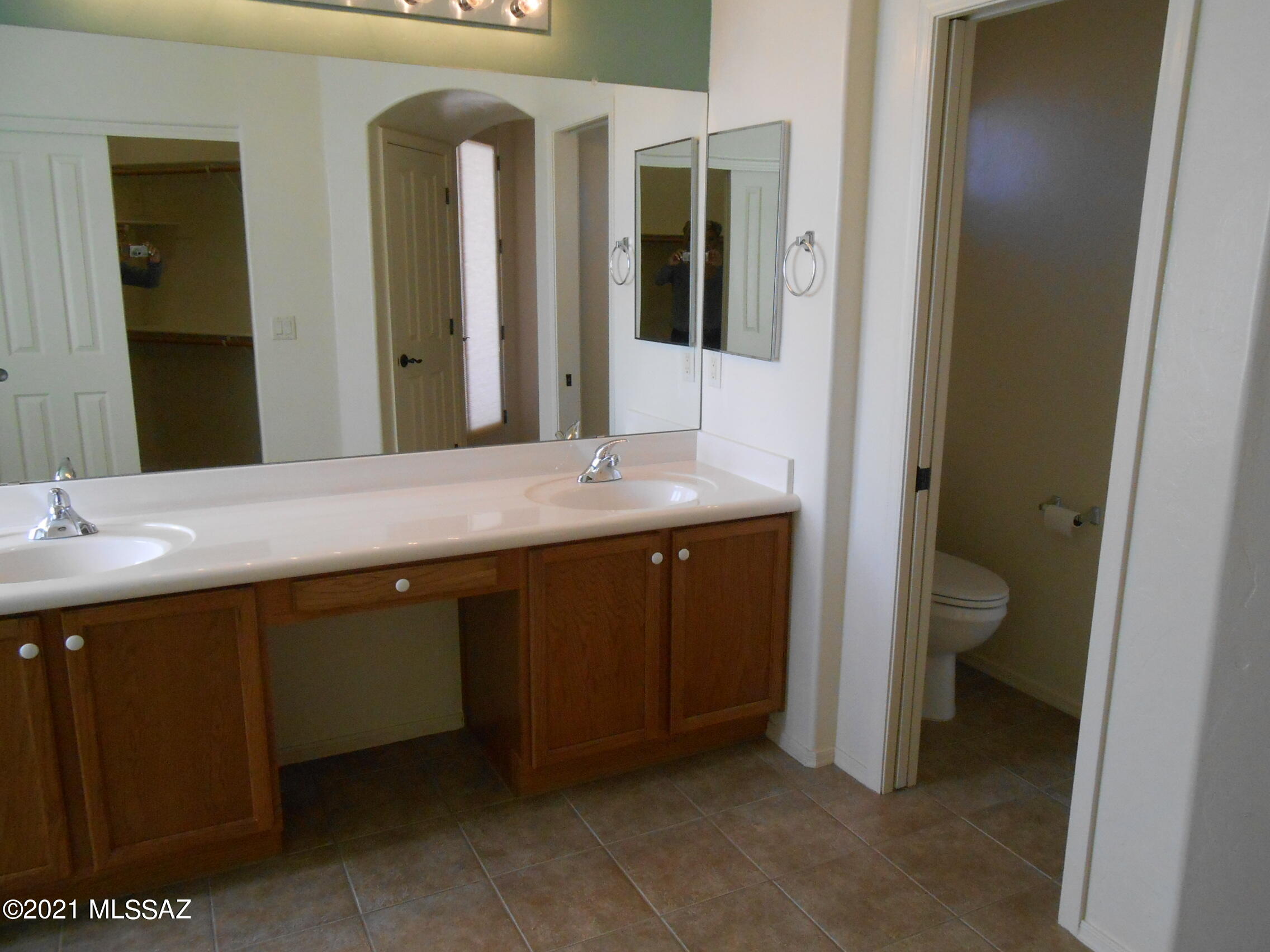 Rancho Del Lago (389-465) - Residential Lease