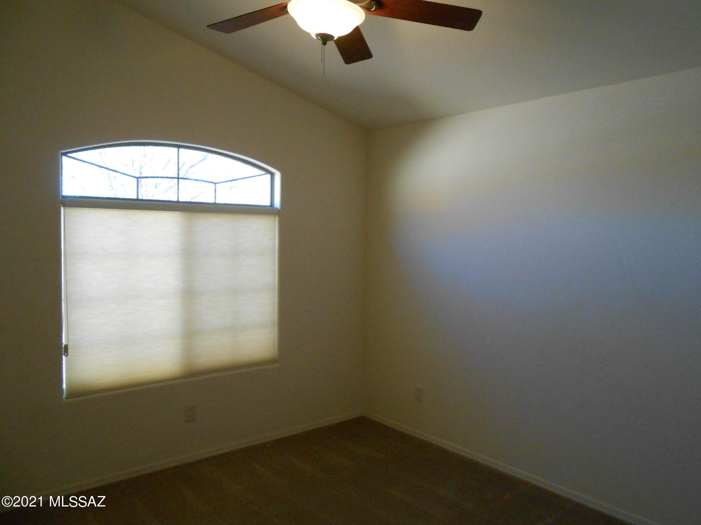 Rancho Del Lago (389-465) - Residential Lease