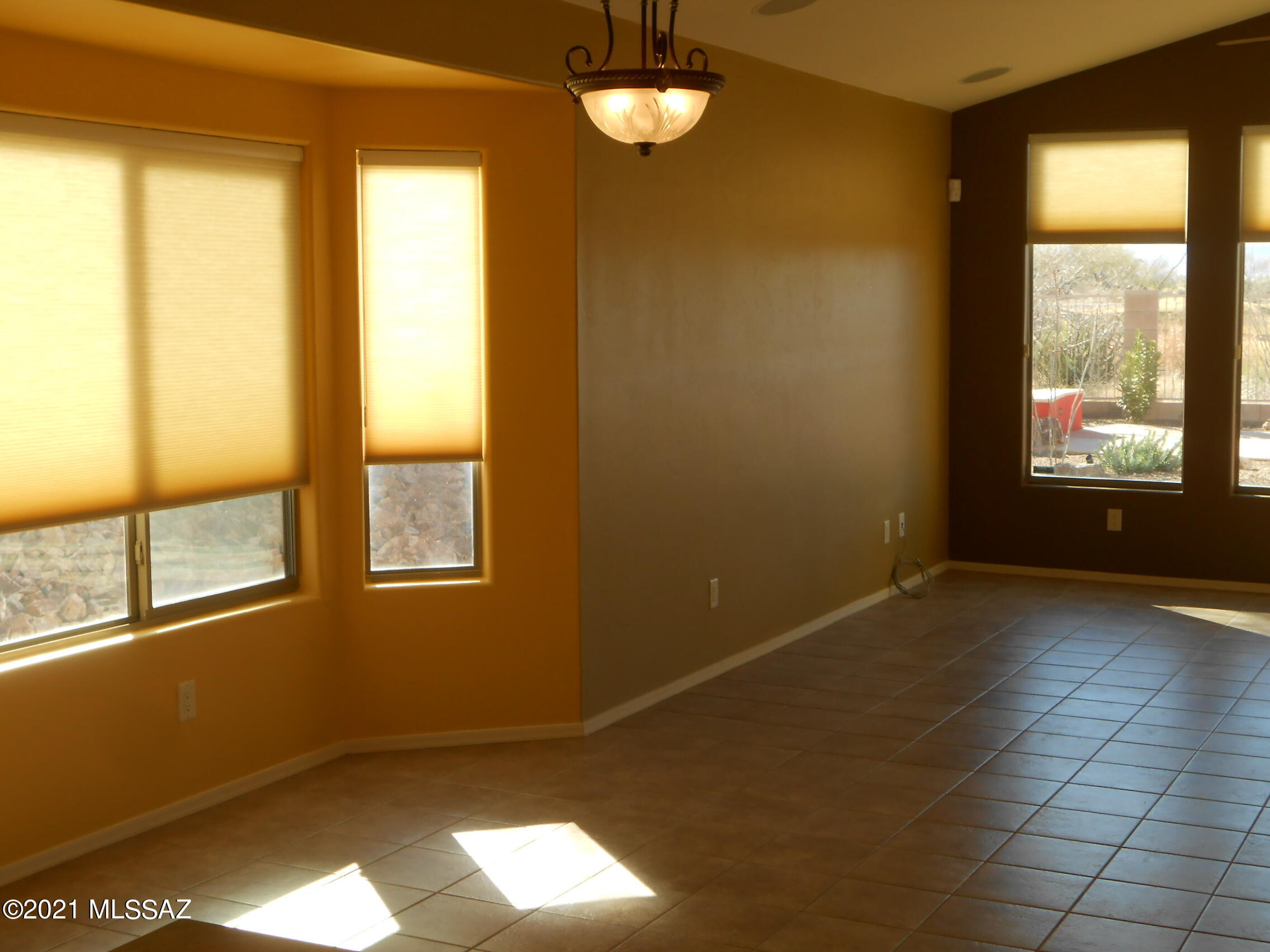 Rancho Del Lago (389-465) - Residential Lease